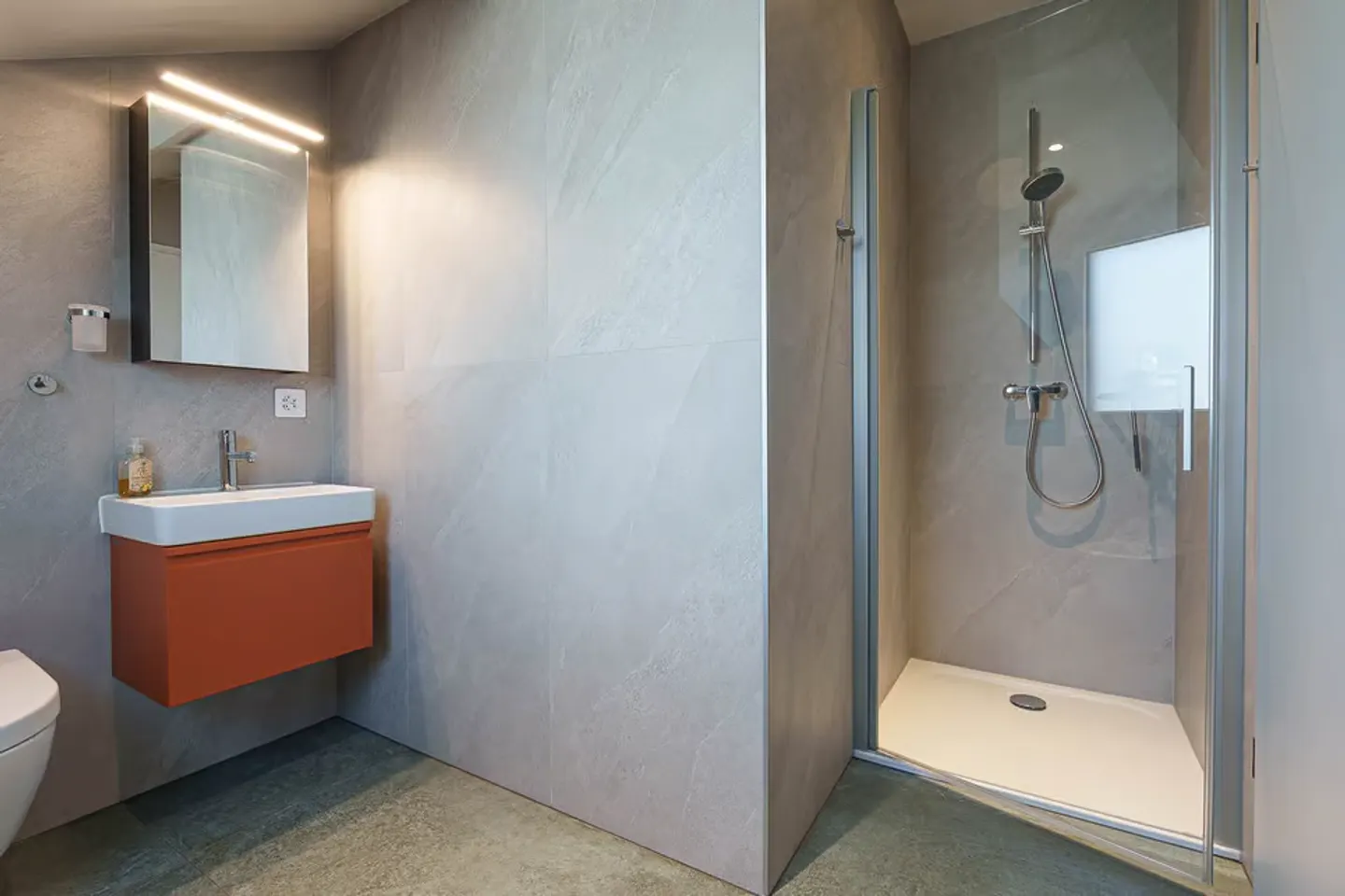 Contemporary apartment in a privileged setting, in Saint-Prex - Photo 8 of 13