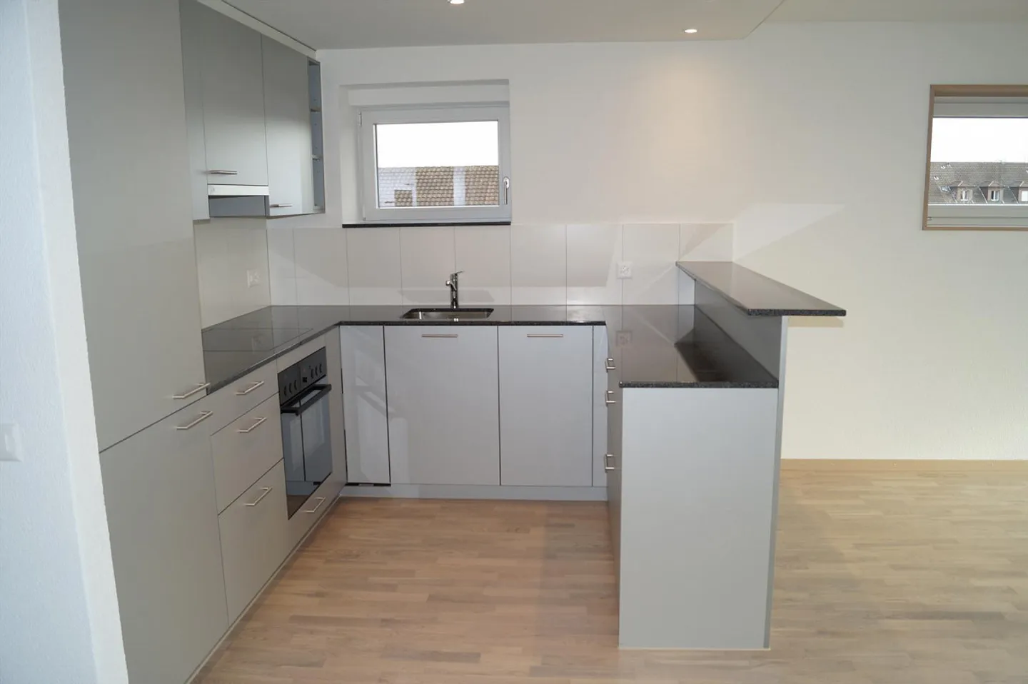 Centrale a Länggasse con grande balcone - Foto 4 di 11