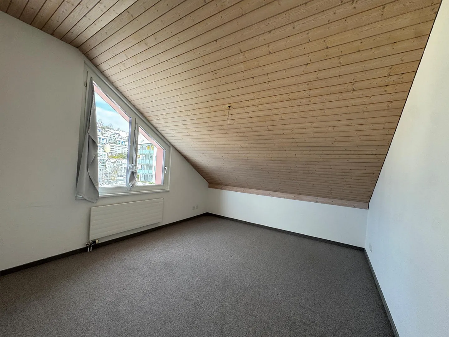 Vivere con vista: Incantevole appartamento mansardato di 3,5 locali a Herisau - Foto 4 di 10