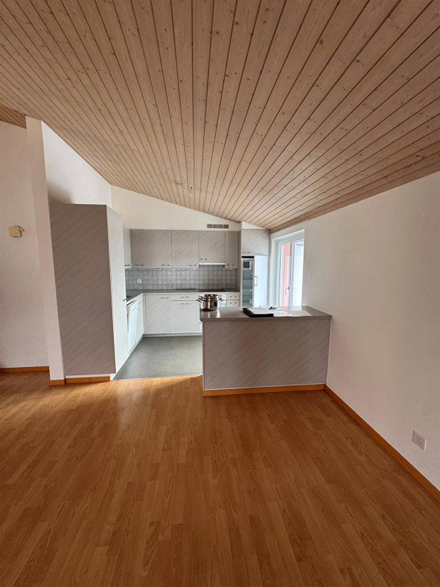 Vivere con vista: Incantevole appartamento mansardato di 3,5 locali a Herisau - Foto 5 di 10