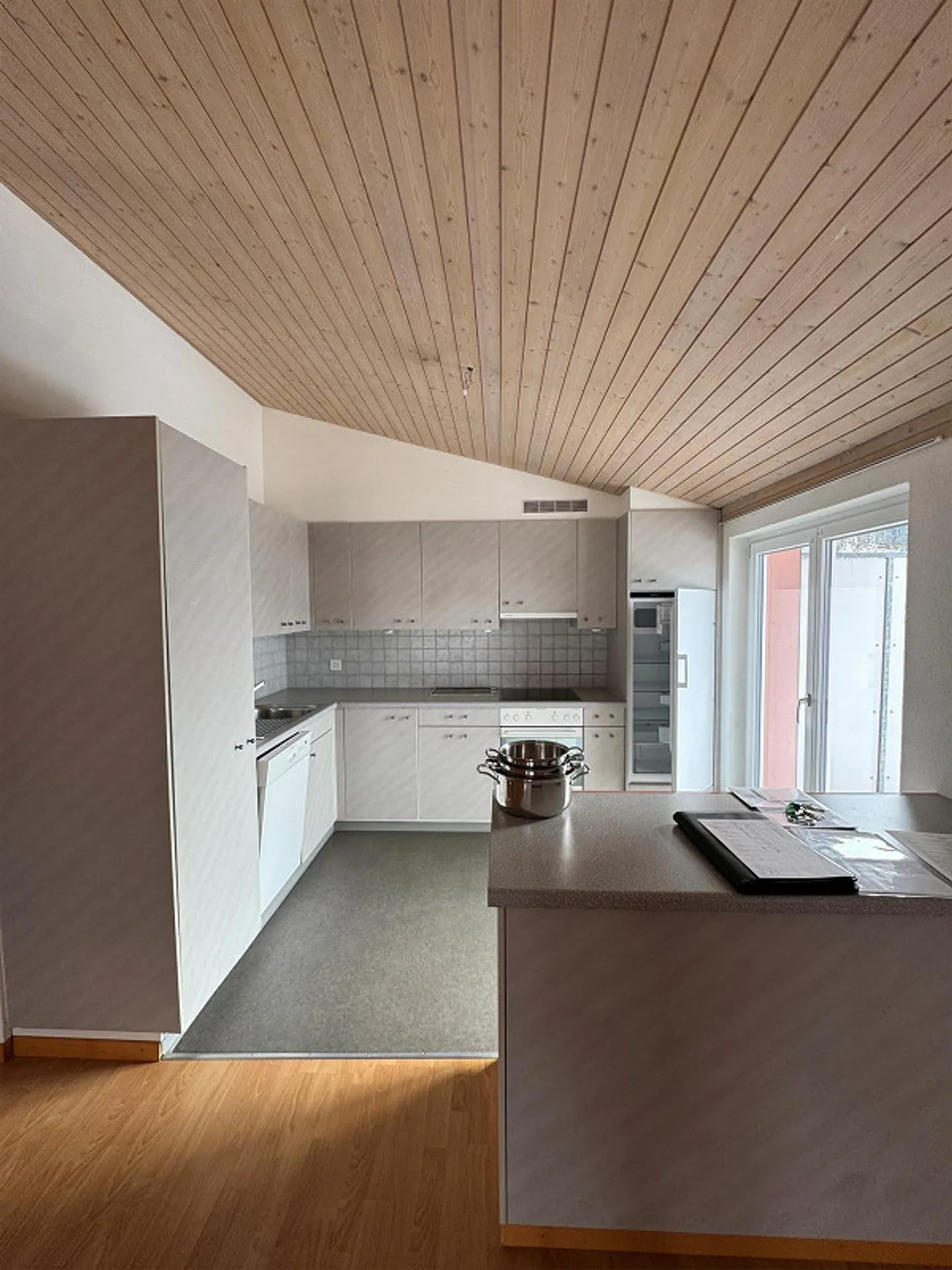 Vivere con vista: Incantevole appartamento mansardato di 3,5 locali a Herisau - Foto 6 di 10