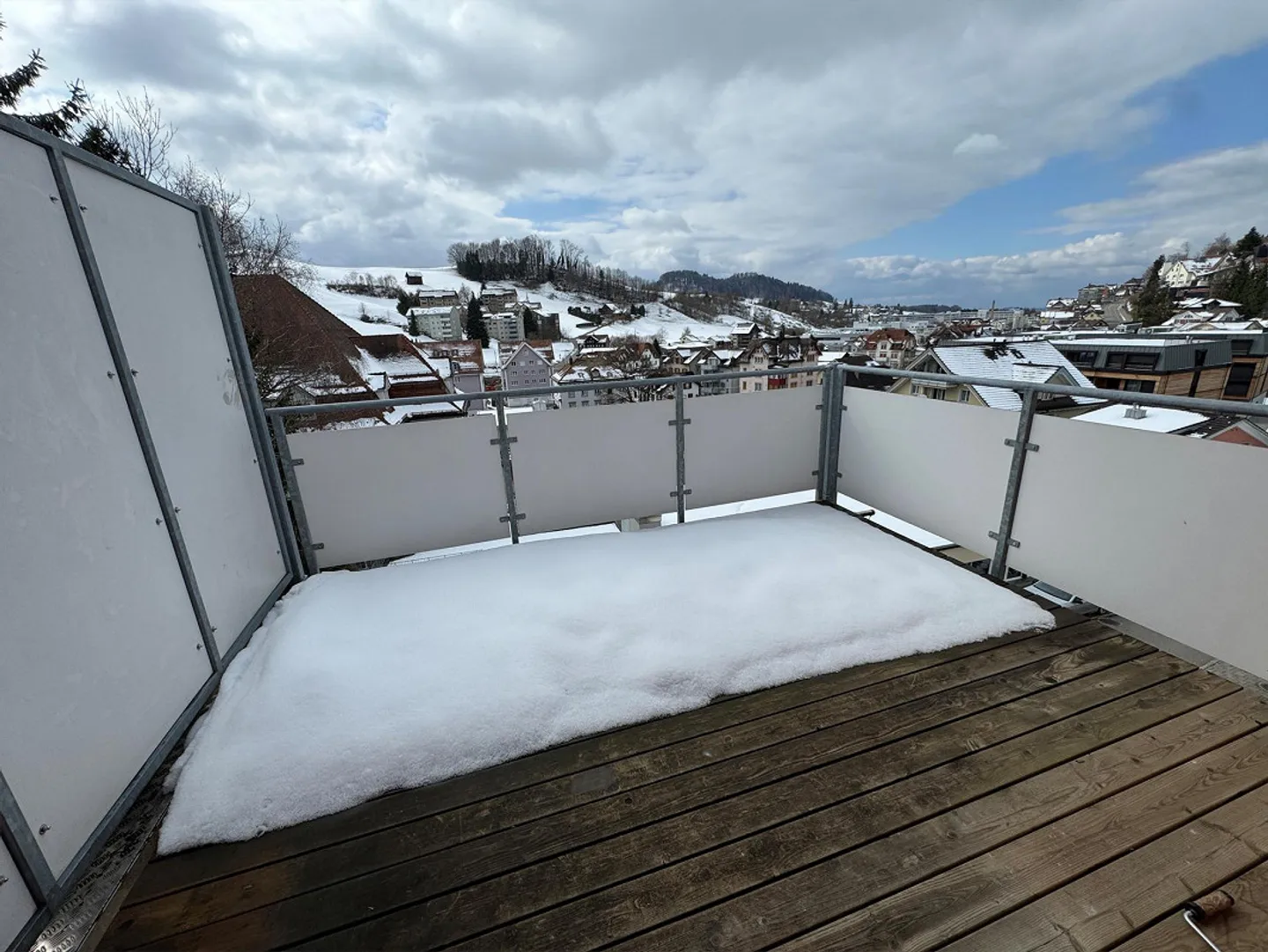 Vivere con vista: Incantevole appartamento mansardato di 3,5 locali a Herisau - Foto 7 di 10