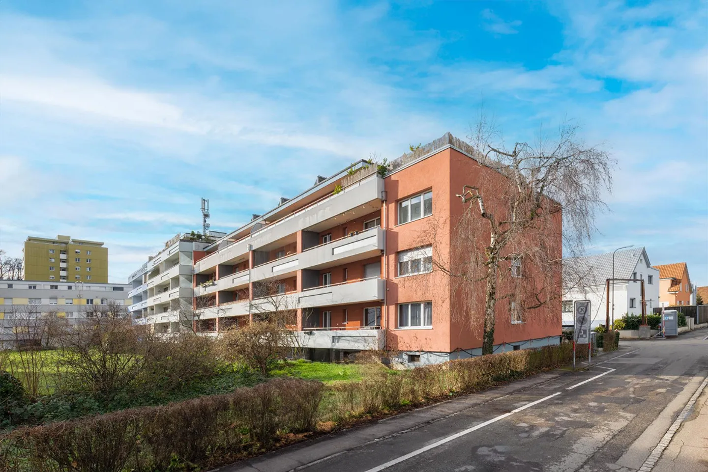 Large & bright 3.5-room apartment 92m2 near public transport - Photo 1 of 10