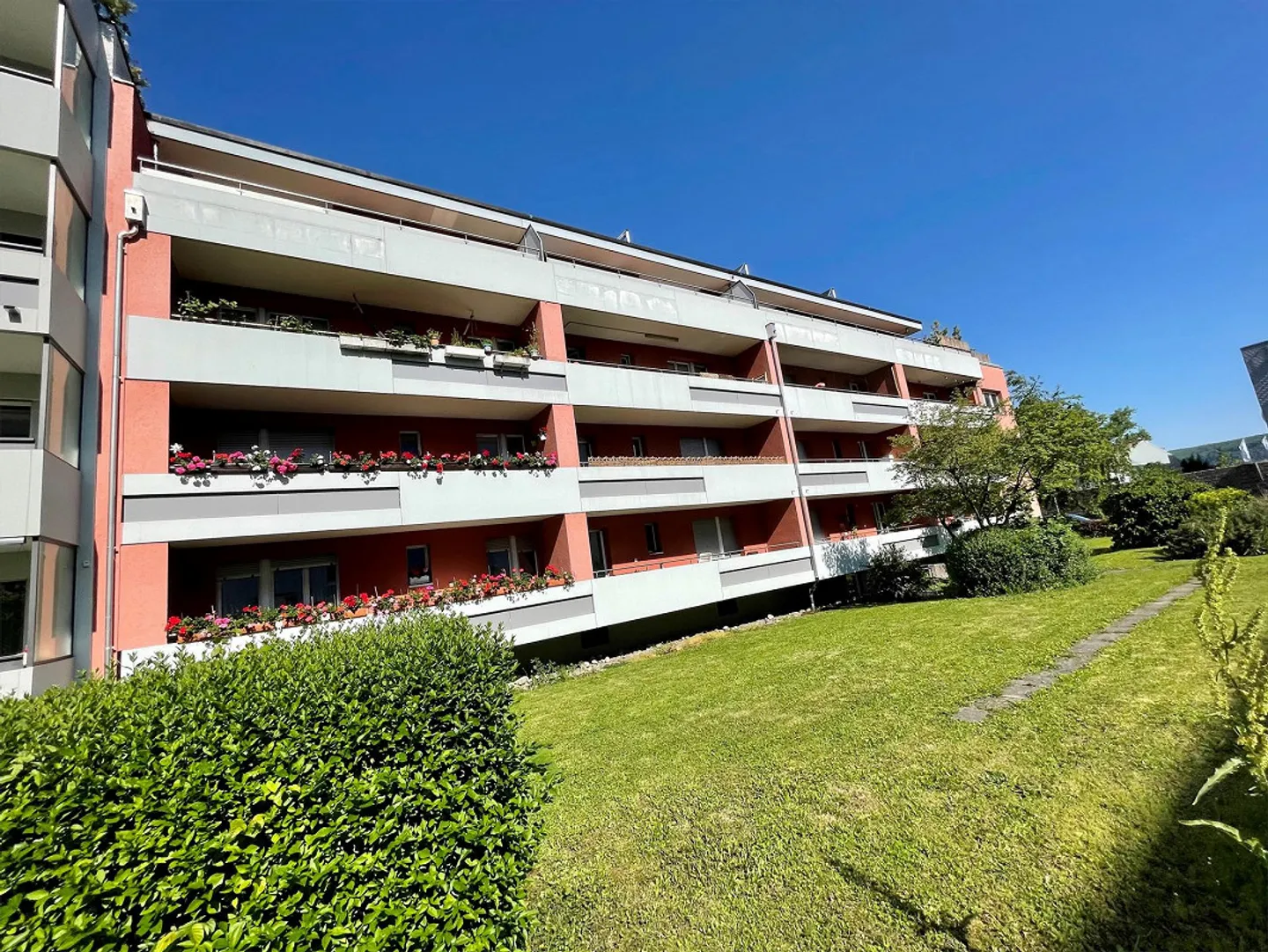 Large & bright 3.5-room apartment 92m2 near public transport - Photo 2 of 10