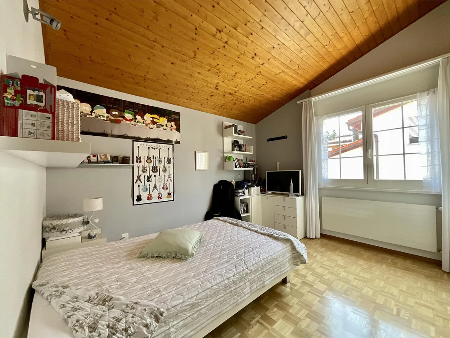 BEAUTIFUL AND SPACIOUS VILLA 7.5 ROOMS IN SAN PIETRO DI STABIO - Photo 6 of 9