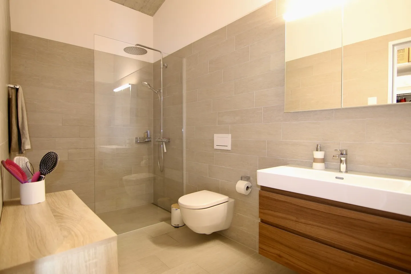 Living in Witi - Photo 4 of 8