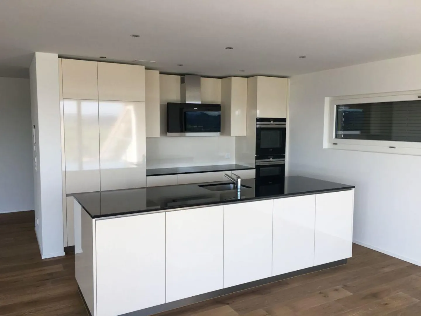 Appartamento con terrazza di 4,5 stanze - Foto 5 di 11