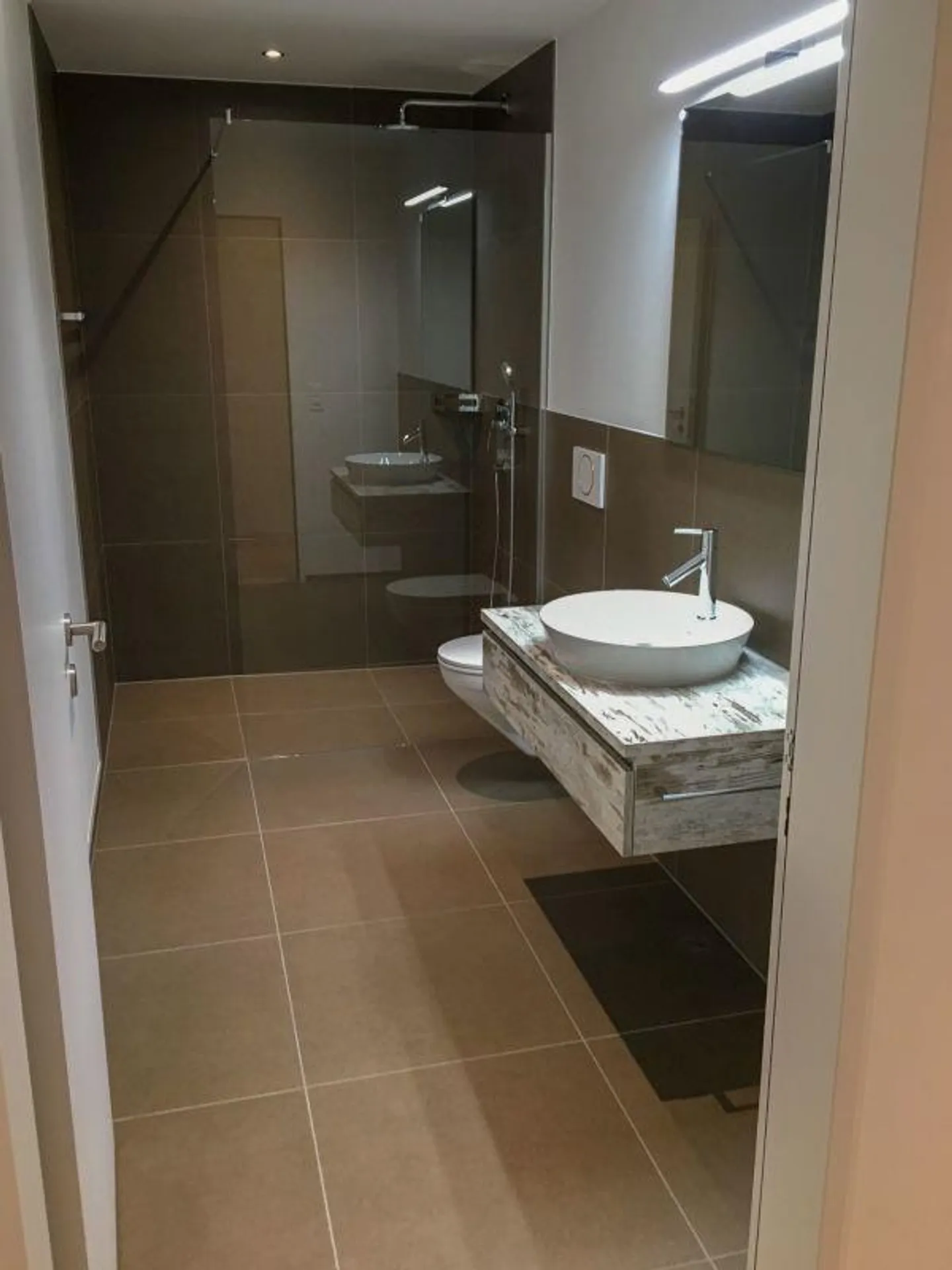 Appartamento con terrazza di 4,5 stanze - Foto 7 di 11