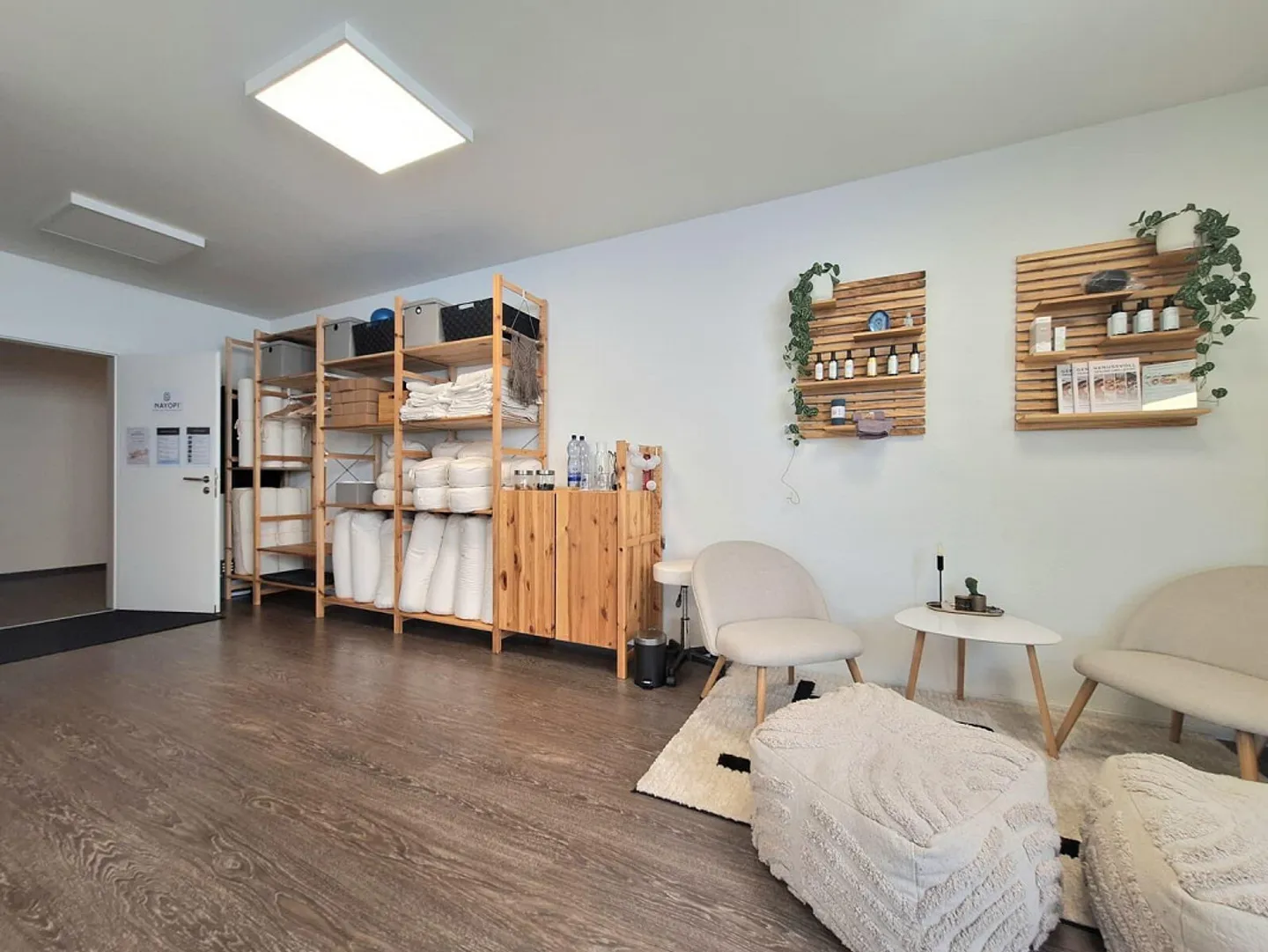 Espace commercial polyvalent idéal pour cabinet, bureau, studio ou loisir - Photo 3 sur 5