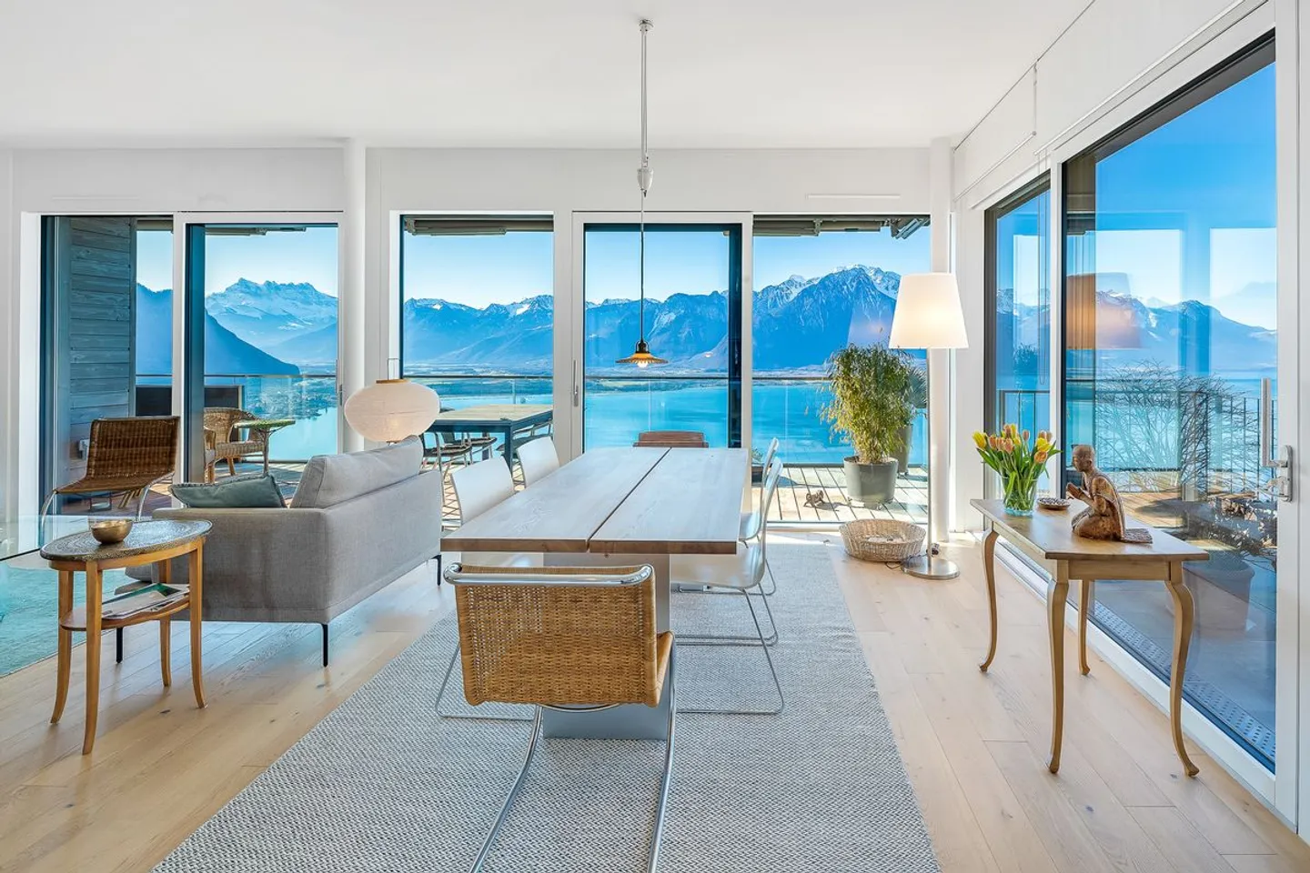 Eccezionale appartamento sulle alture di Montreux con vista panoramica sul lago - Foto 2 di 13