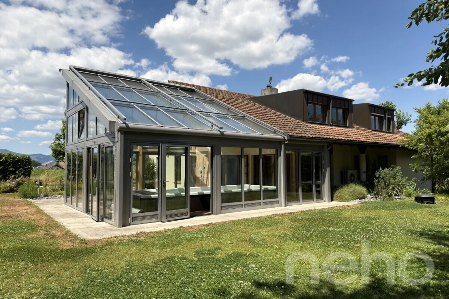Large Single-Family House with Garden, Conservatory, and Lots of Potential - Photo 1 of 12