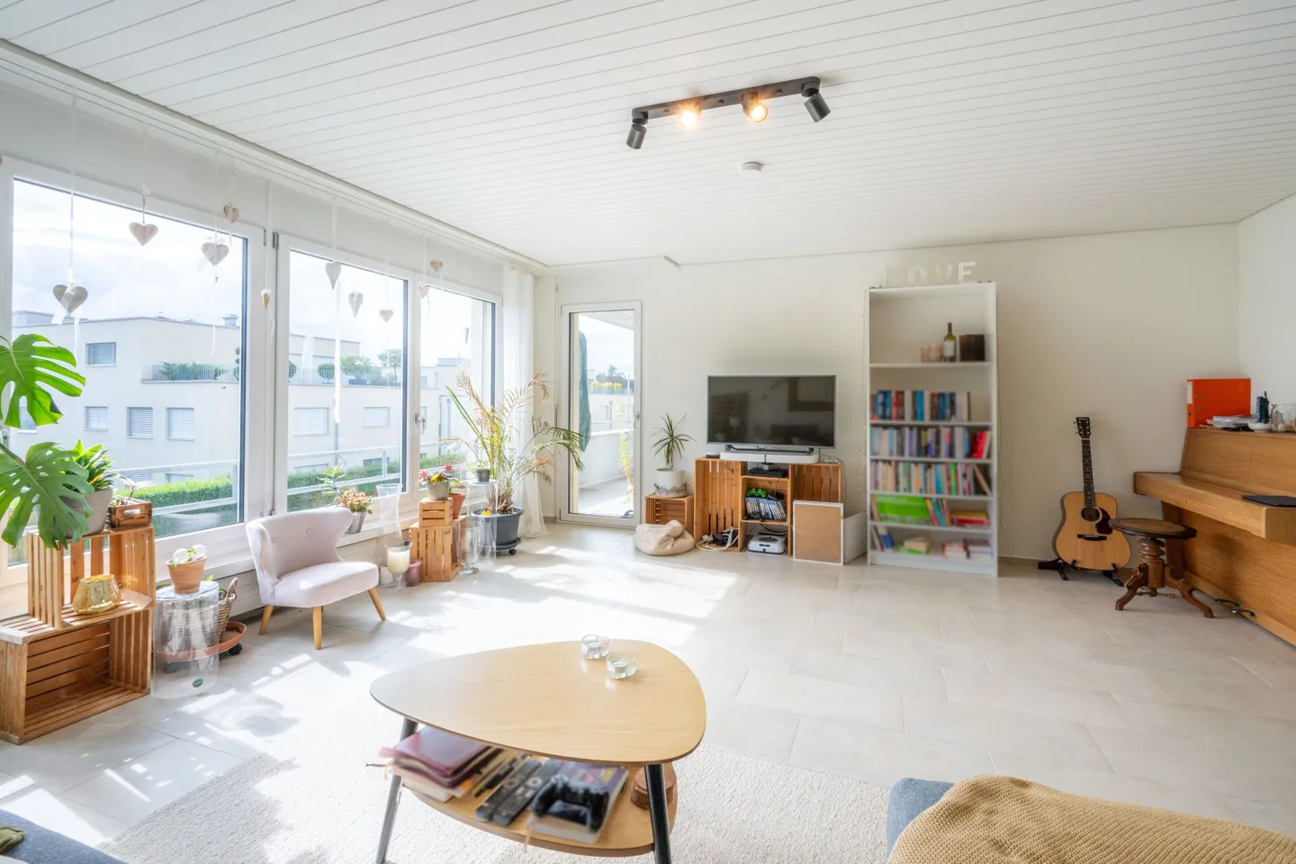 Condominium spacieux et lumineux de 4,5 pièces - Photo 3 sur 10