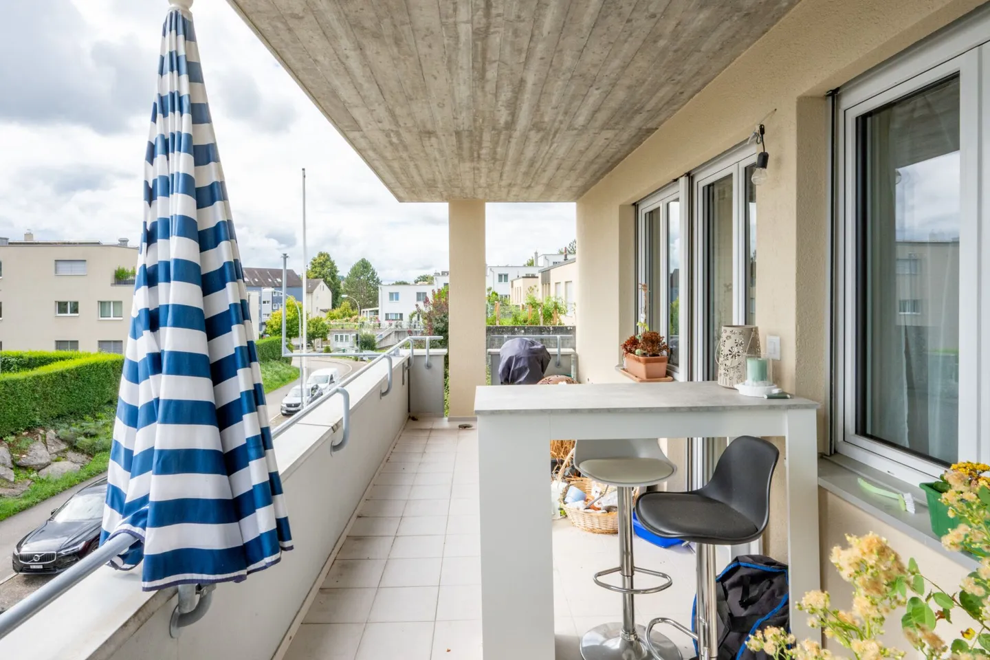 Condominium spacieux et lumineux de 4,5 pièces - Photo 4 sur 10