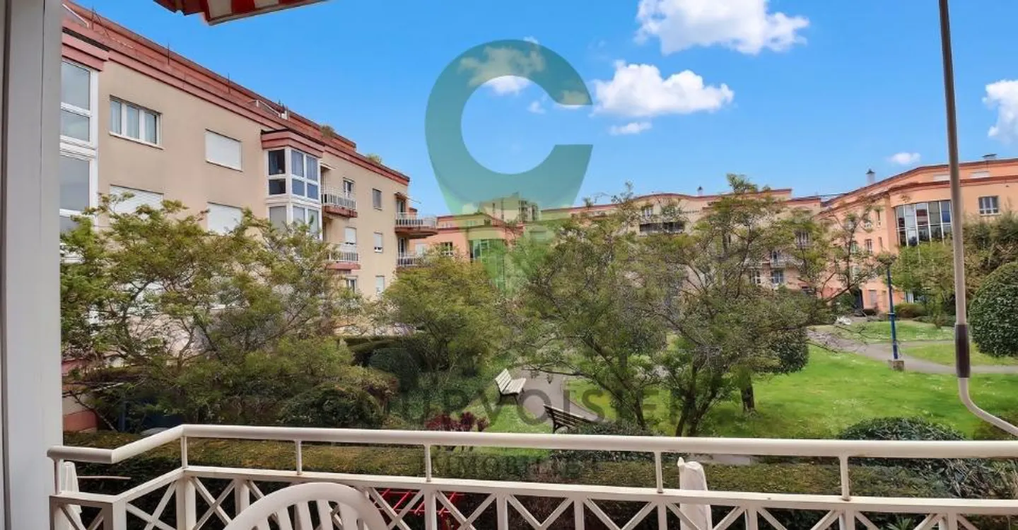 BEAUTIFUL 4.5 ROOM APARTMENT IN NYON - Photo 1 of 11