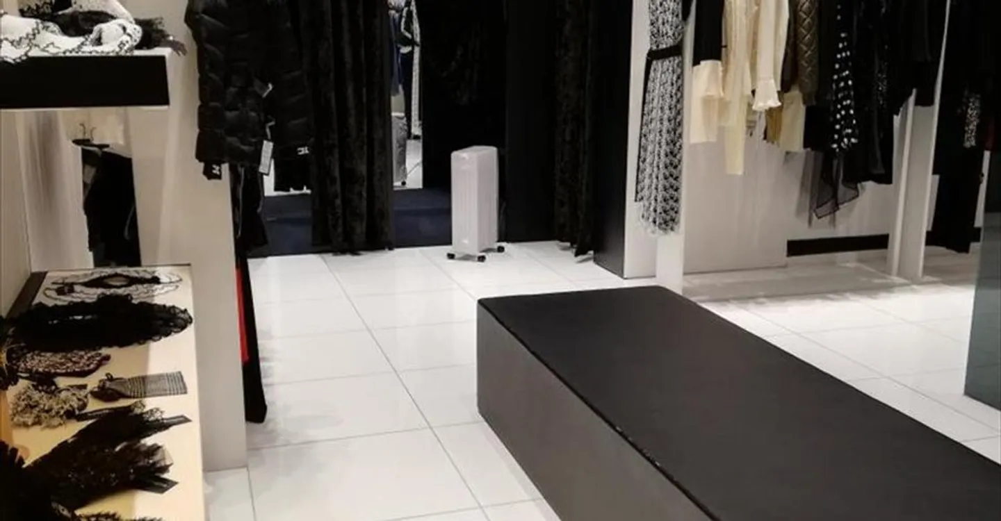 Shop for rent - Photo 1 of 13