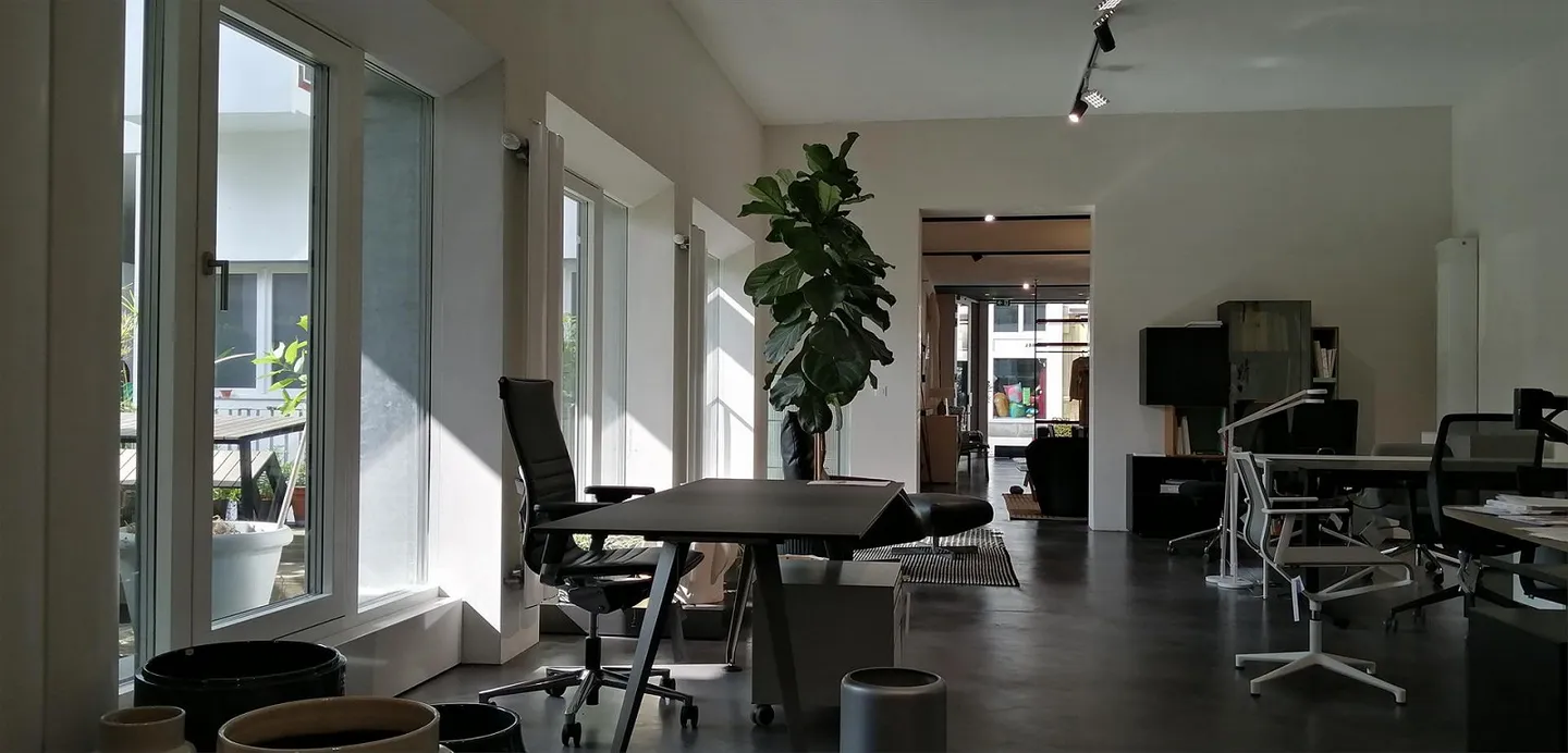 230 mètres carrés de magasin/loft commercial attrayant près de Tellplatz - Photo 1 sur 7