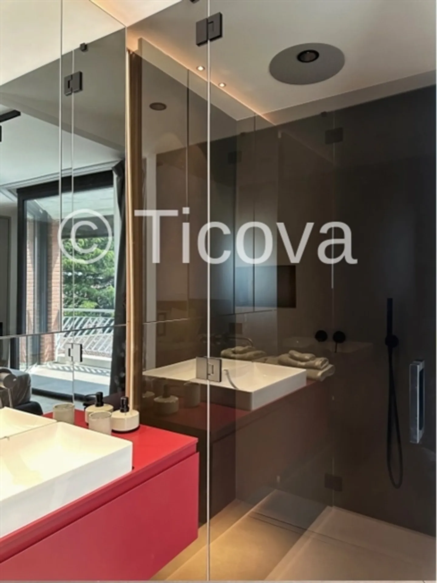 Modern Penthouse with Rooftop Terrace - Photo 11 of 20