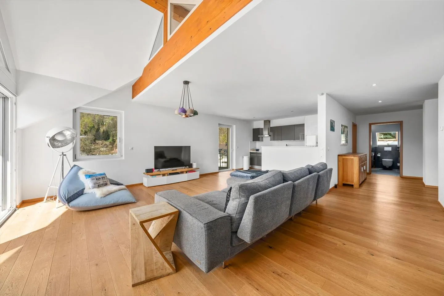 Contemporary and Bright Duplex - Ideal Central Location and Energy Performance - Photo 2 of 13