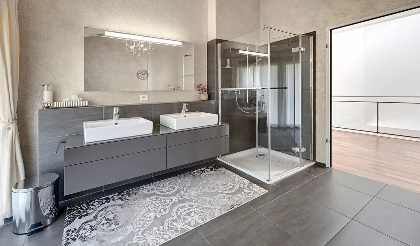 Modernes Reiheneckhaus mit Weitsicht an der Kleinen Emme - Foto 6 von 7