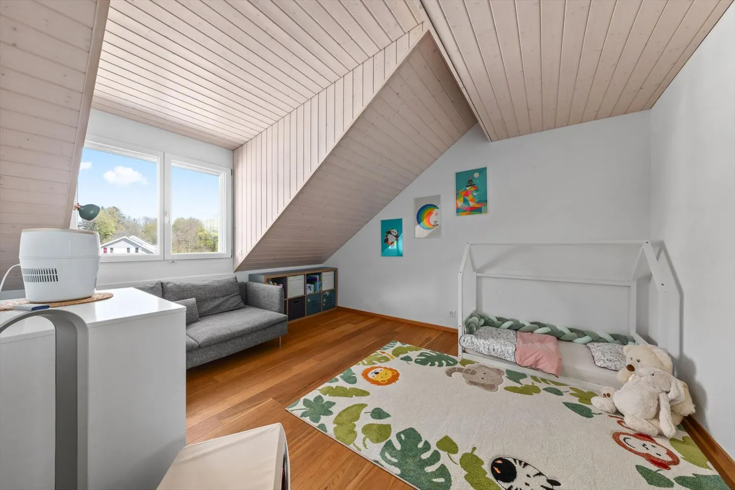 Contemporary and Bright Duplex - Ideal Central Location and Energy Performance - Photo 10 of 13
