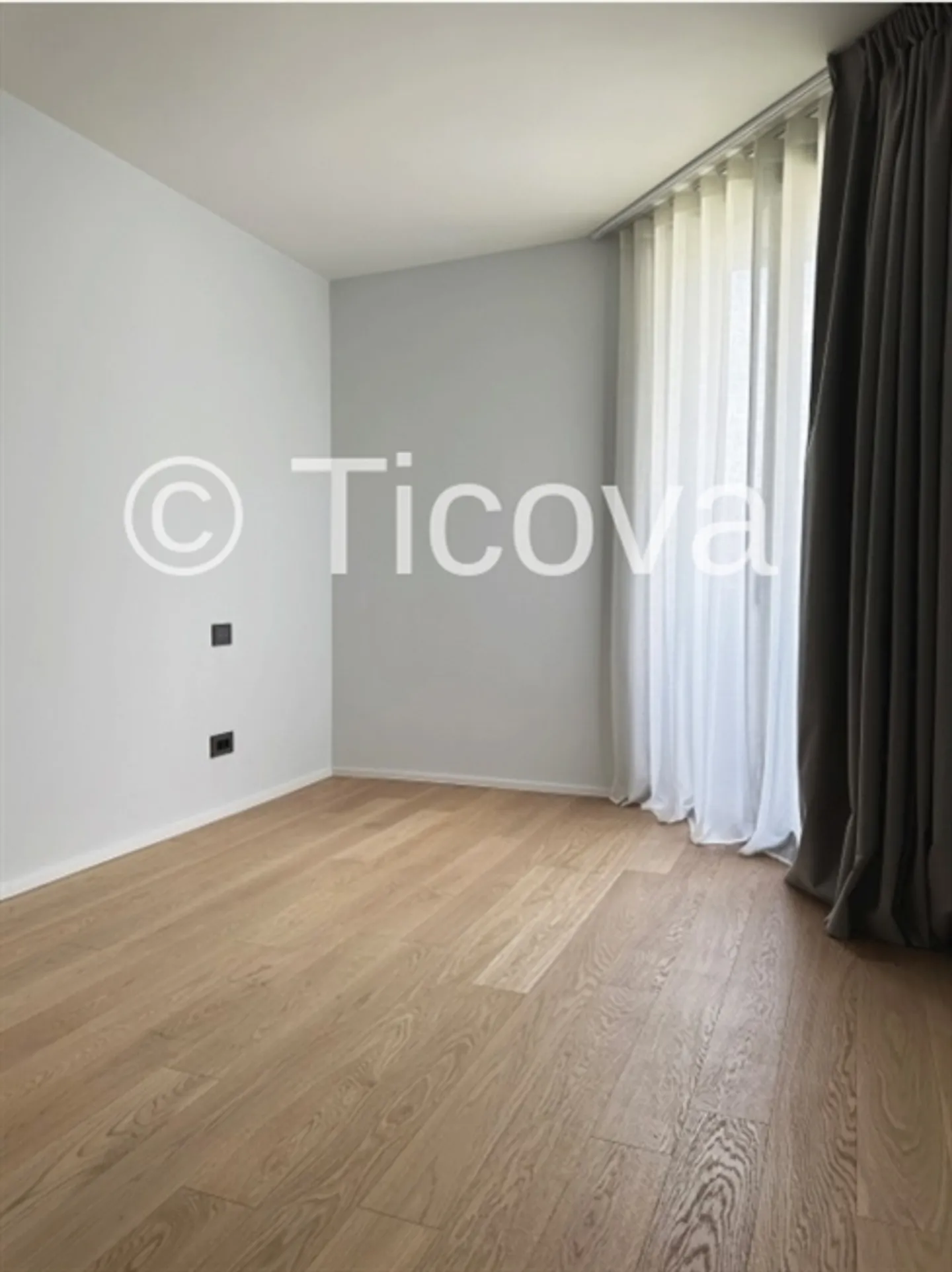 Modern Penthouse with Rooftop Terrace - Photo 15 of 20