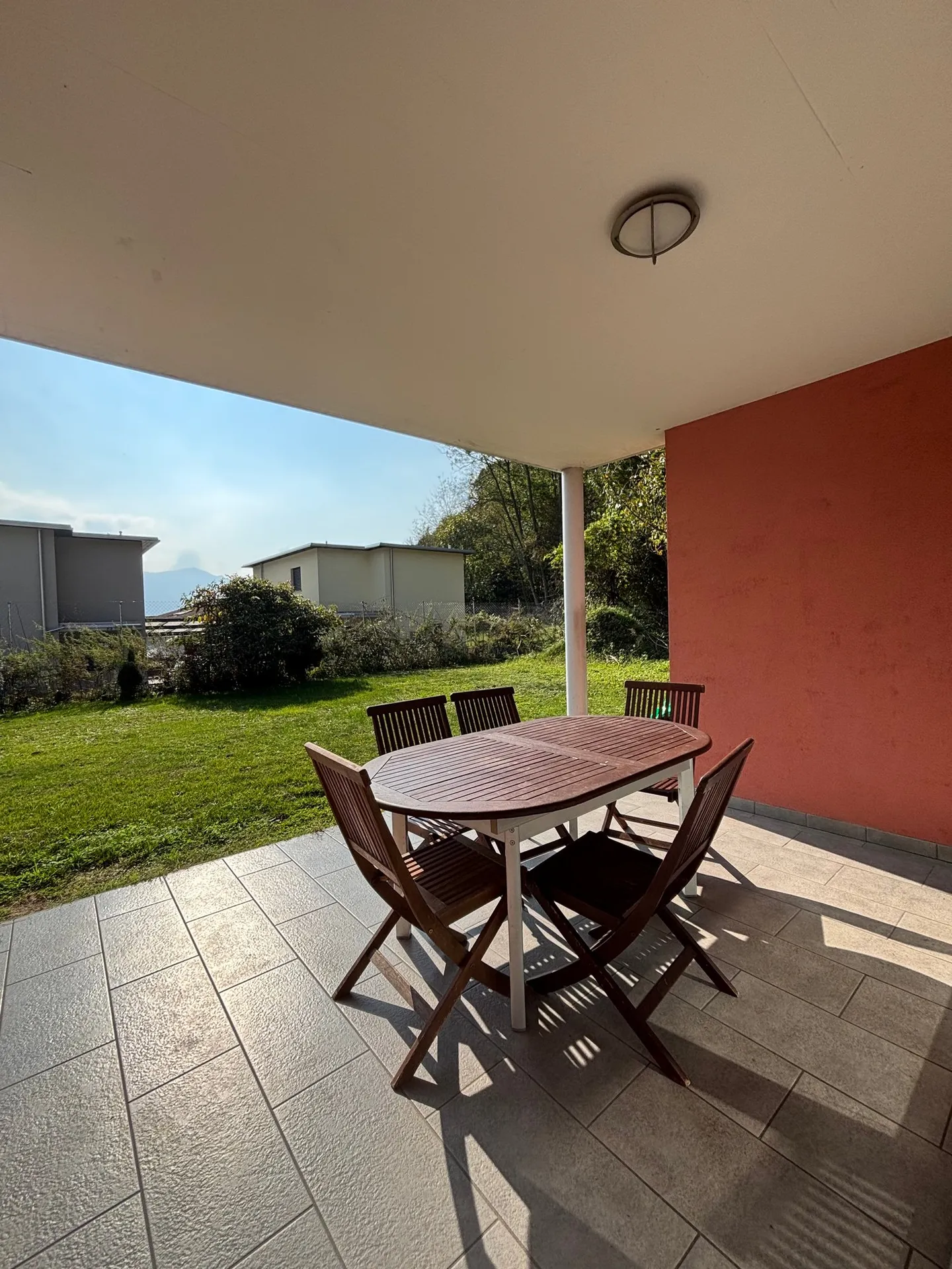 Grande casa con 6 camere da letto e grande giardino a Galbisio - Foto 9 di 19