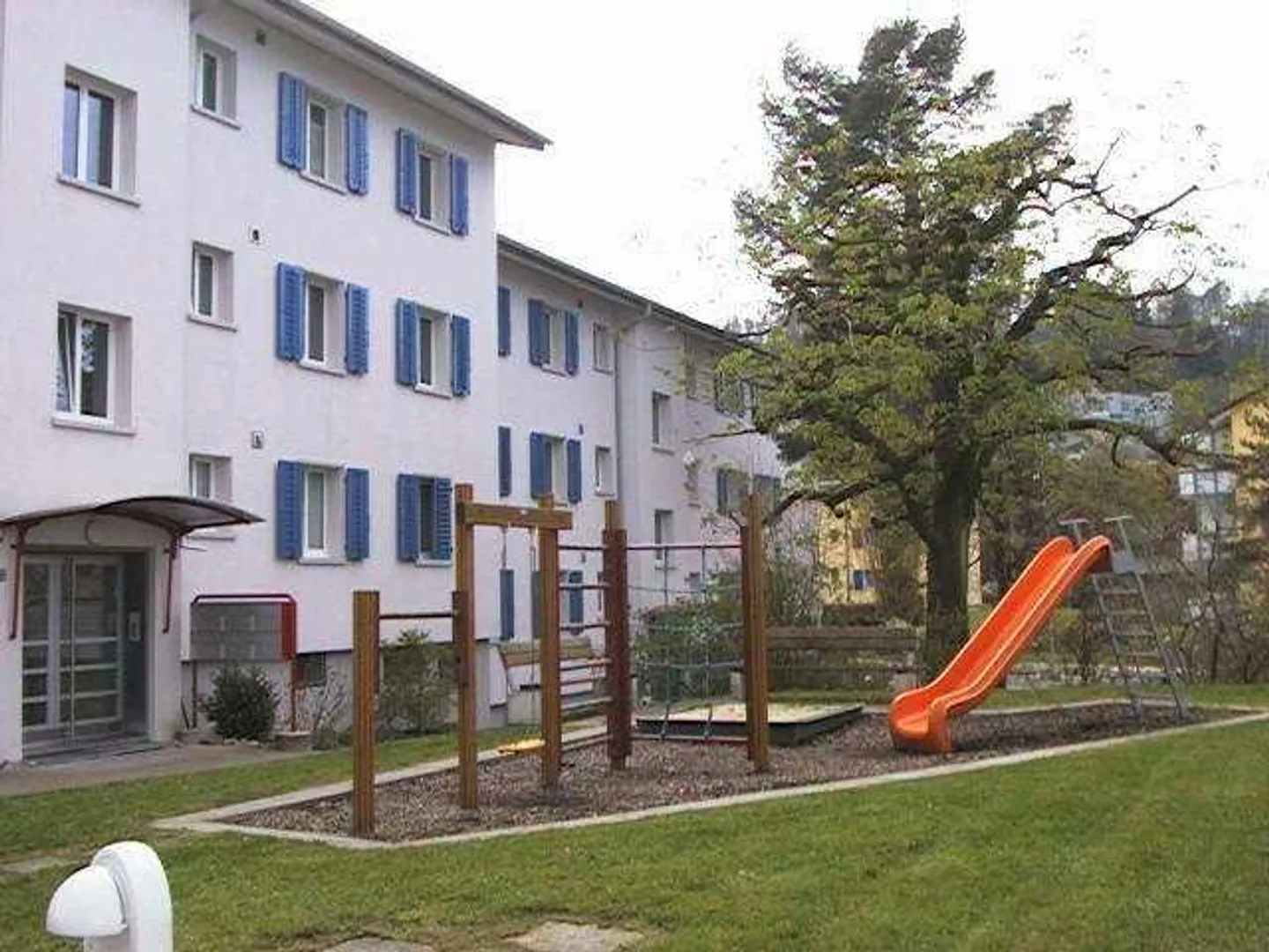 Accogliente appartamento di 3 locali in una casa di sei-famiglia - Foto 1 di 7