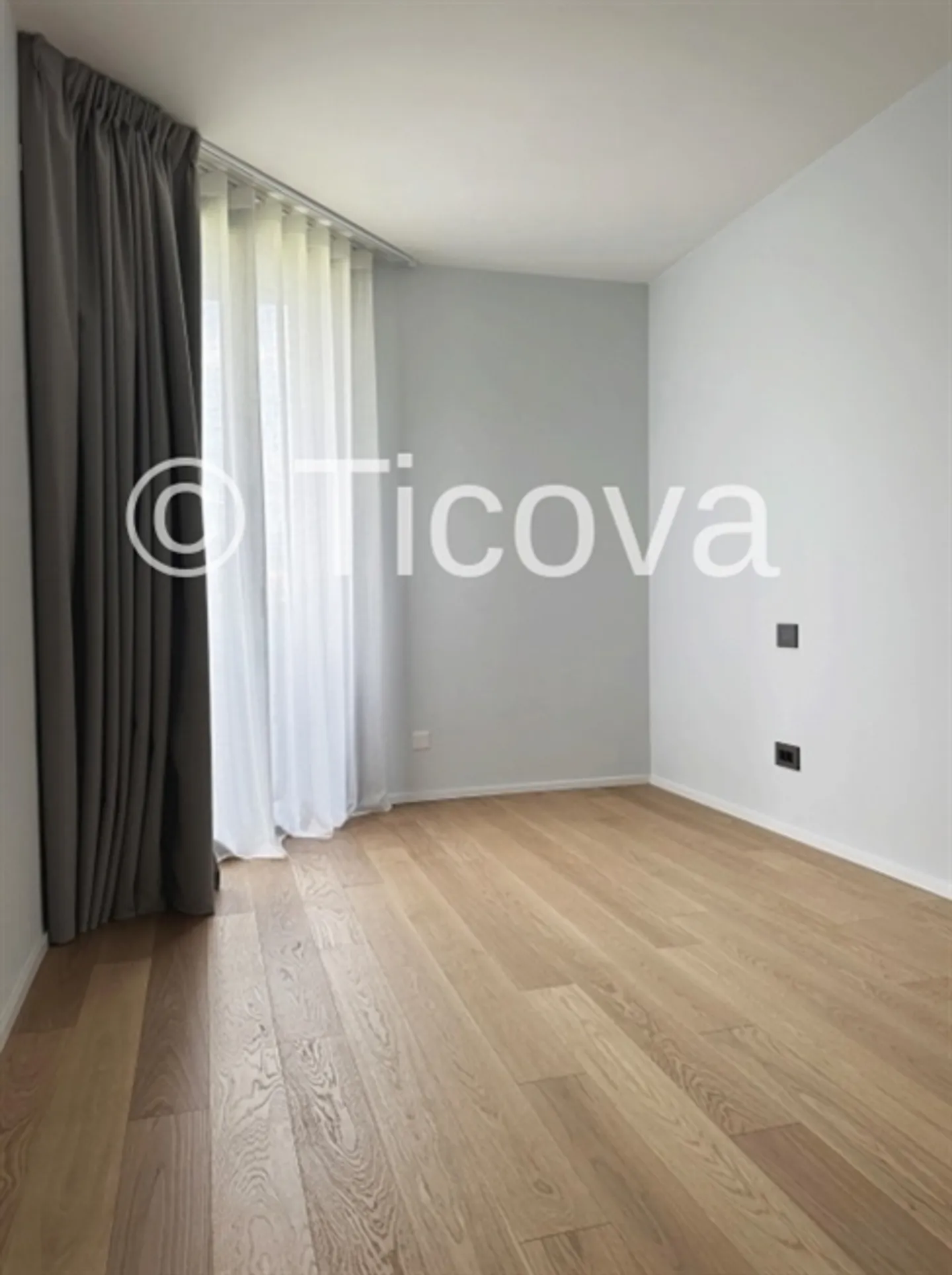 Modern Penthouse with Rooftop Terrace - Photo 18 of 20