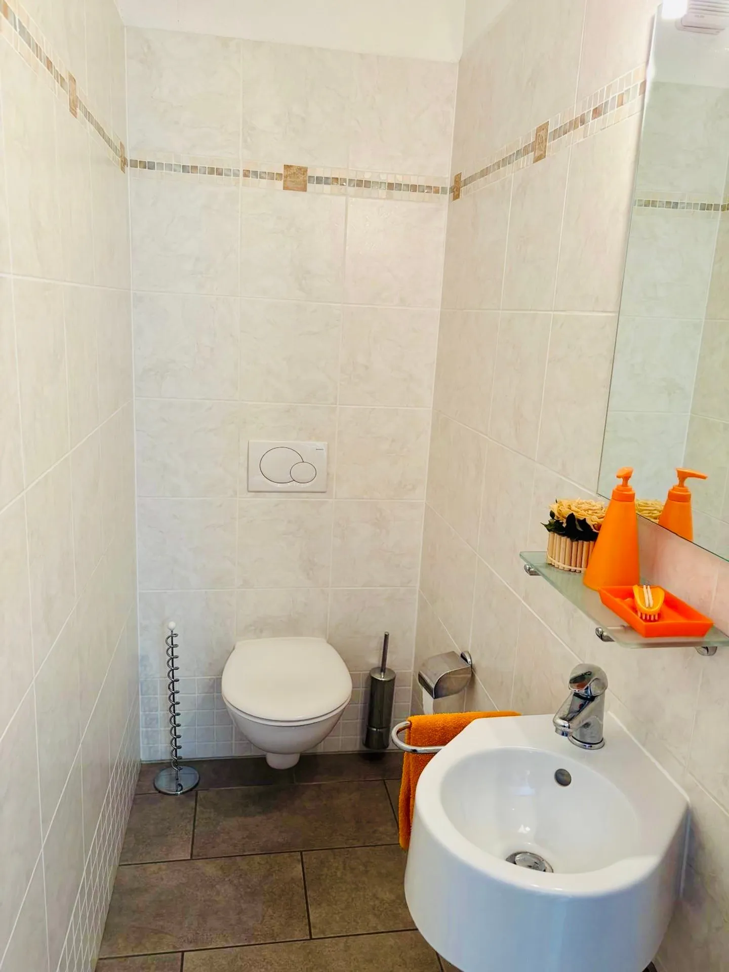 Grande casa con 6 camere da letto e grande giardino a Galbisio - Foto 13 di 19