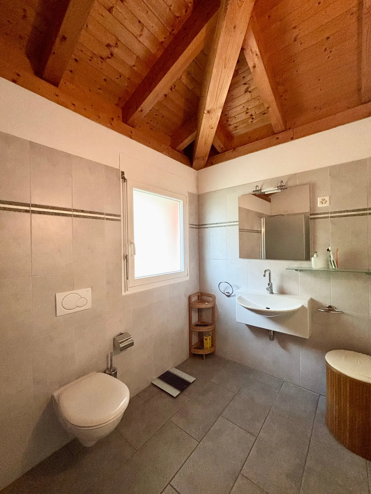 Grande casa con 6 camere da letto e grande giardino a Galbisio - Foto 12 di 19