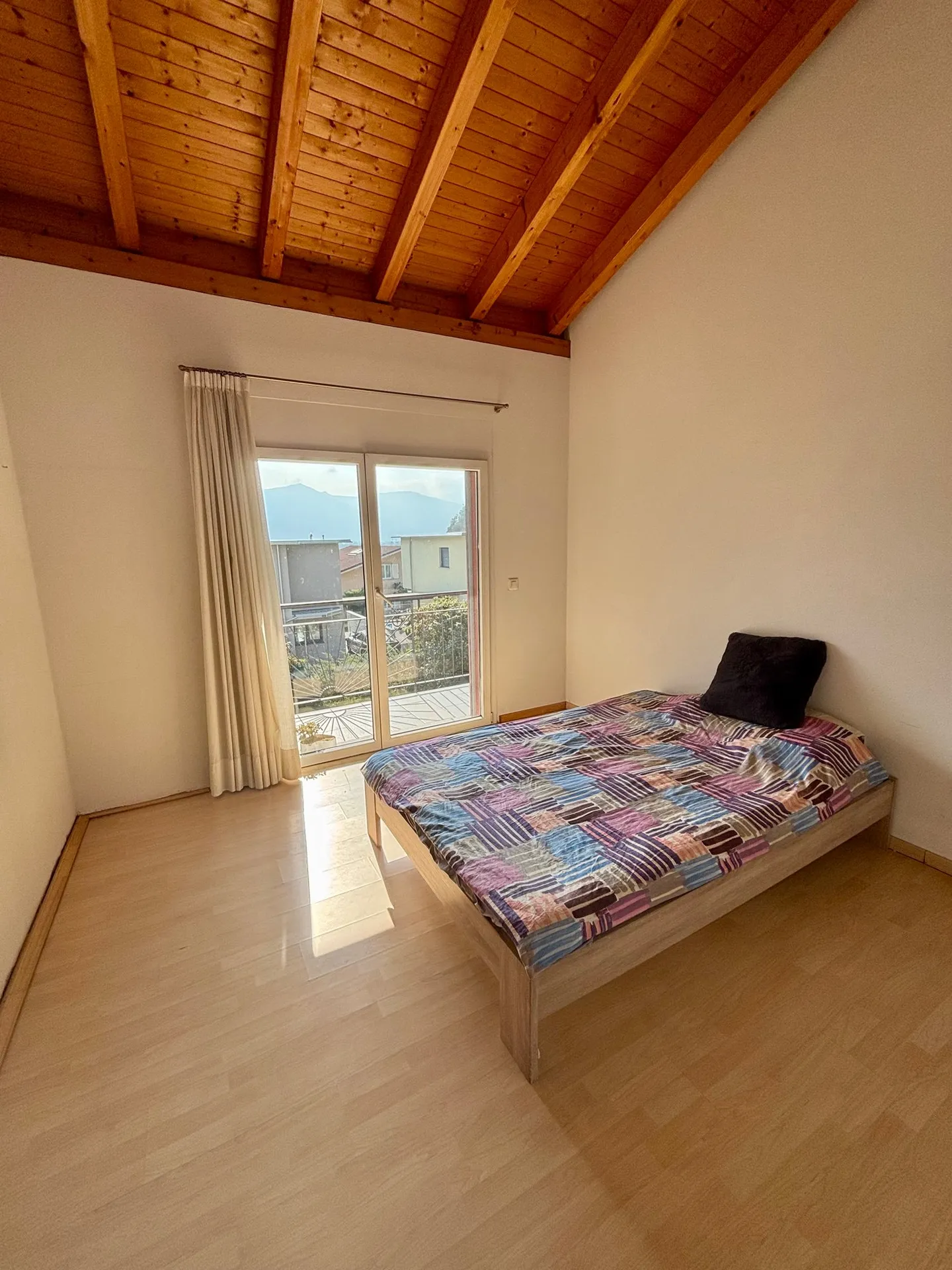 Grande casa con 6 camere da letto e grande giardino a Galbisio - Foto 17 di 19