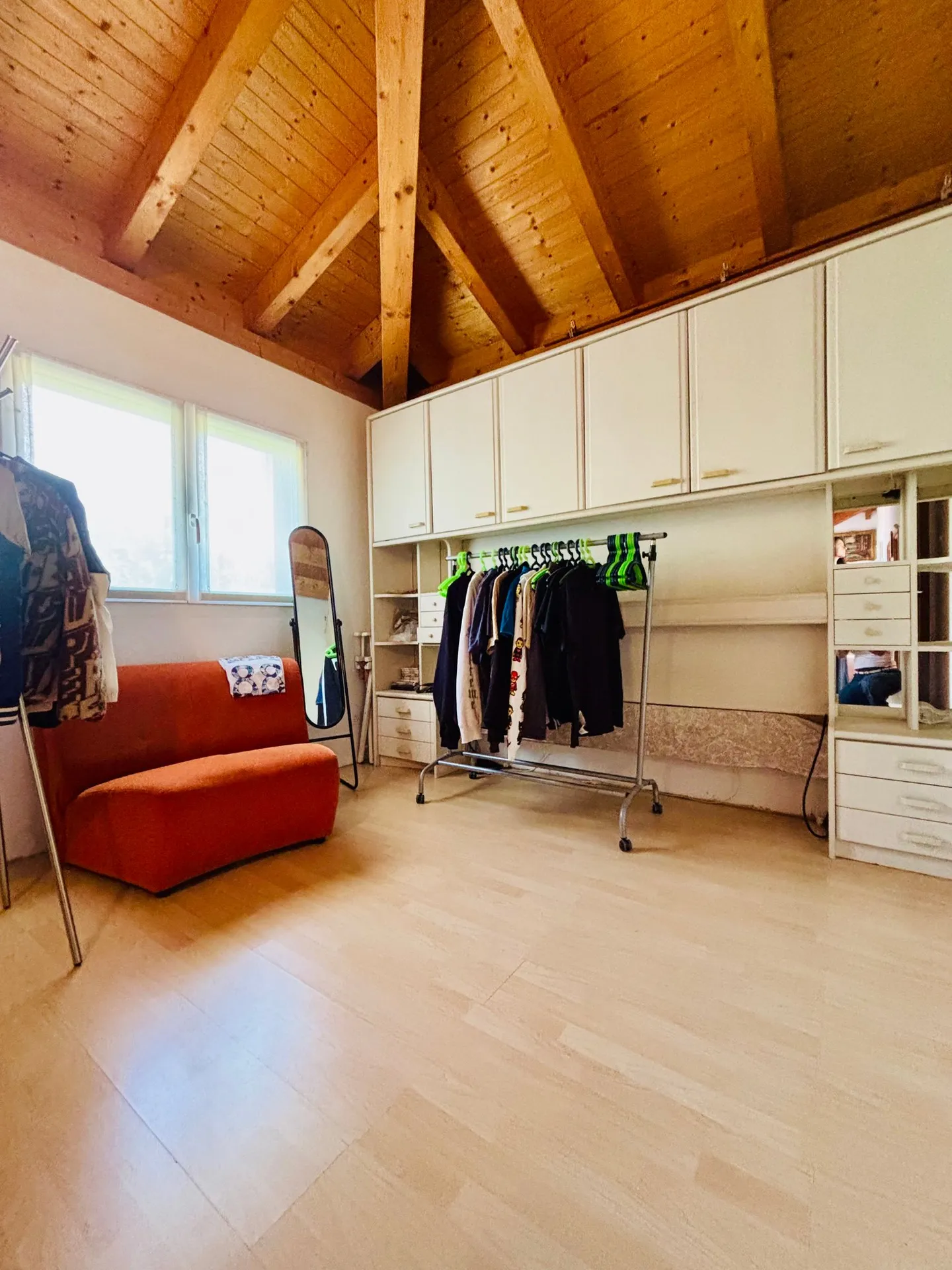 Grande casa con 6 camere da letto e grande giardino a Galbisio - Foto 18 di 19