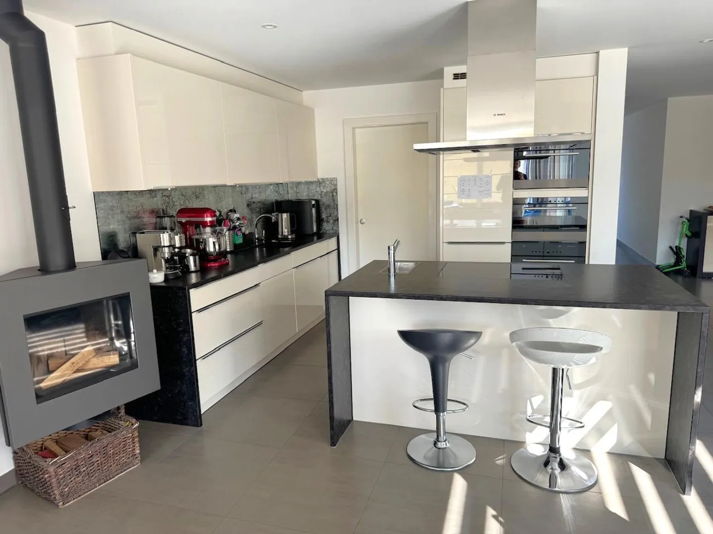 Bell'appartamento duplex di 6,5 locali, in un antico rurale trasformato - Foto 9 di 14