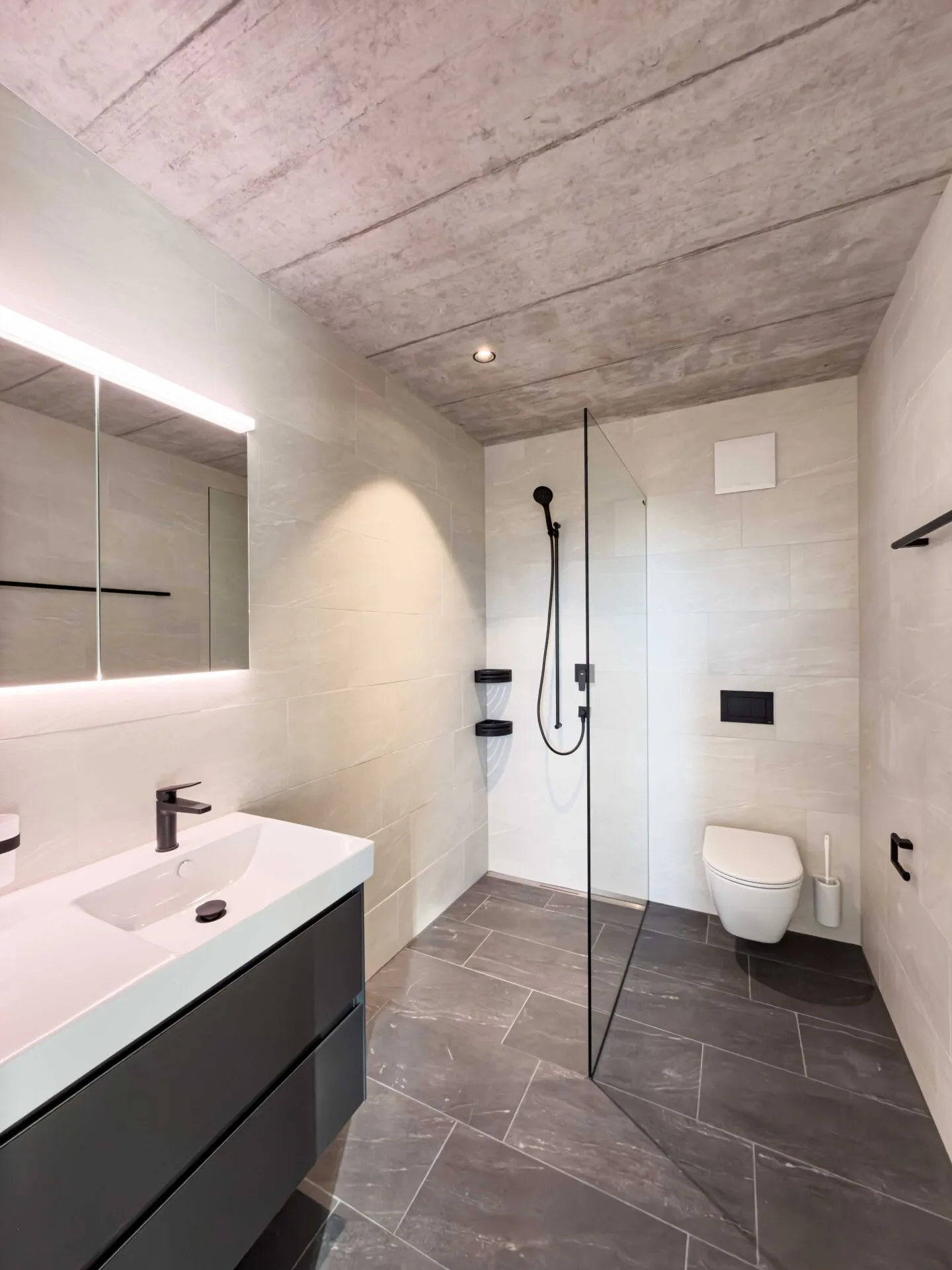 FIRST USE - UNIQUE GARDEN APARTMENT - Photo 5 of 10