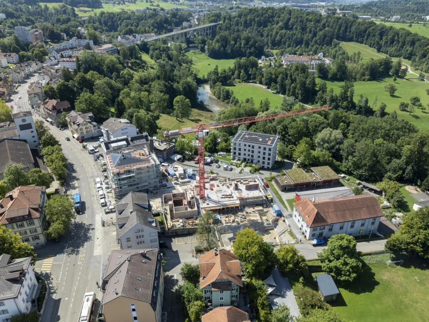 Condominium de 4,5 pièces au 1er étage, disponible à partir d'octobre 2026 - Photo 1 sur 19