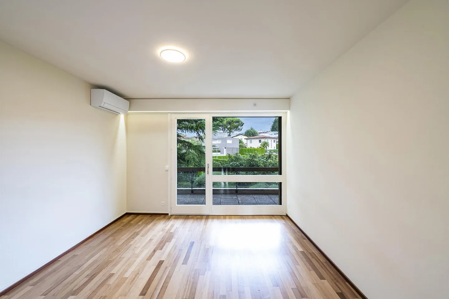 Renovated apartment with large terrace - Photo 9 of 16