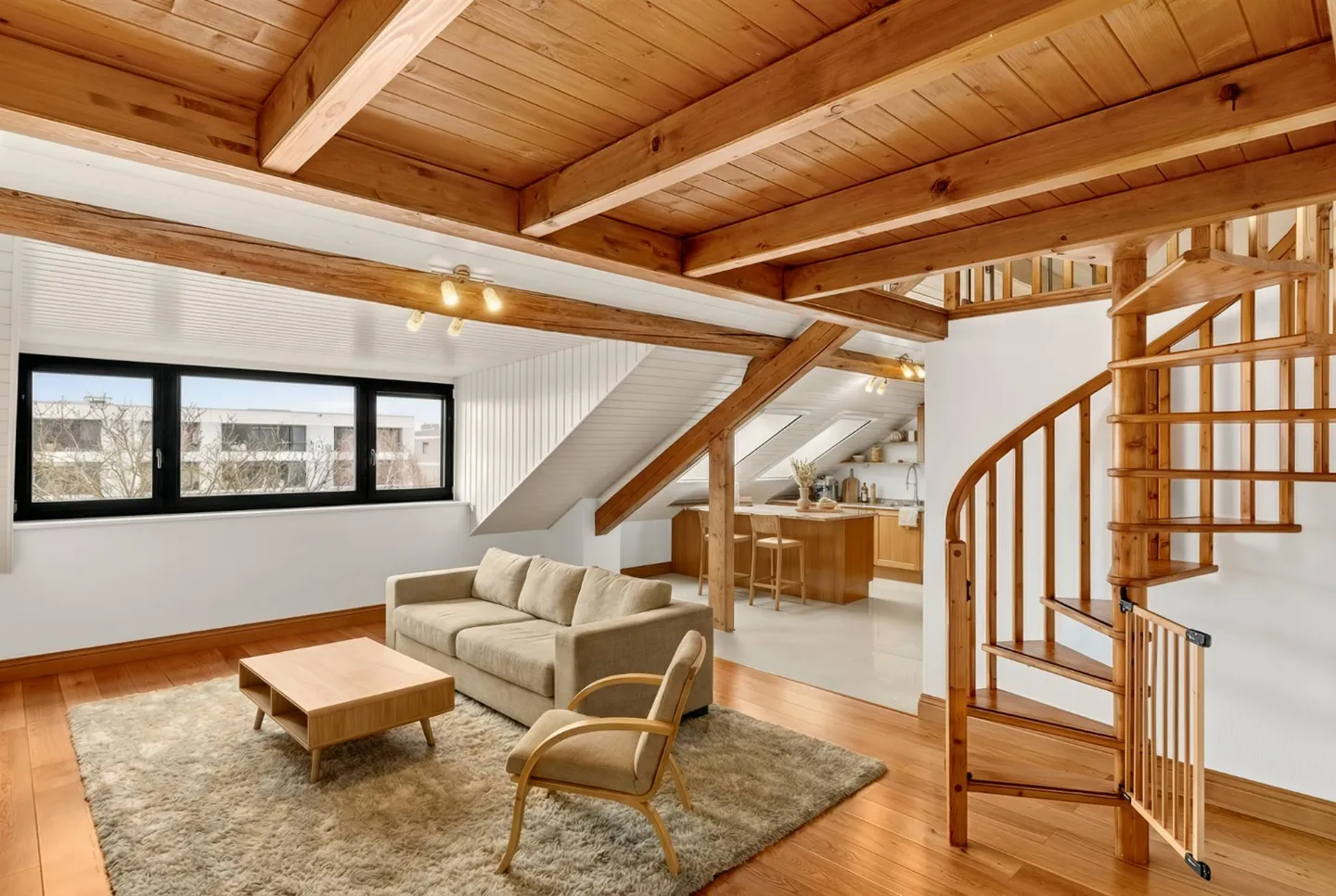 Appartamento di carattere sotto i tetti centro Meyrin - Foto 1 di 13