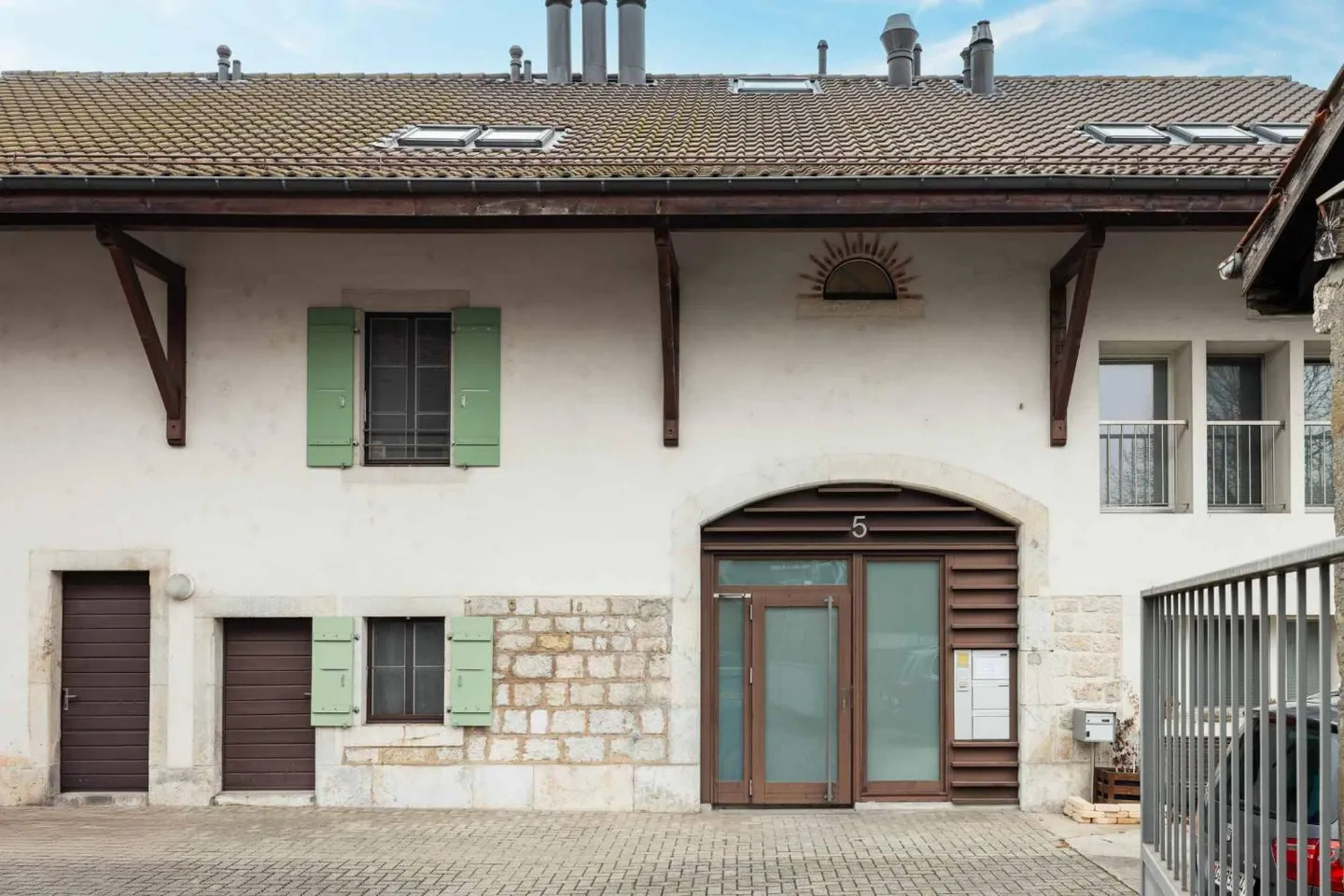 Appartamento di carattere sotto i tetti centro Meyrin - Foto 2 di 13