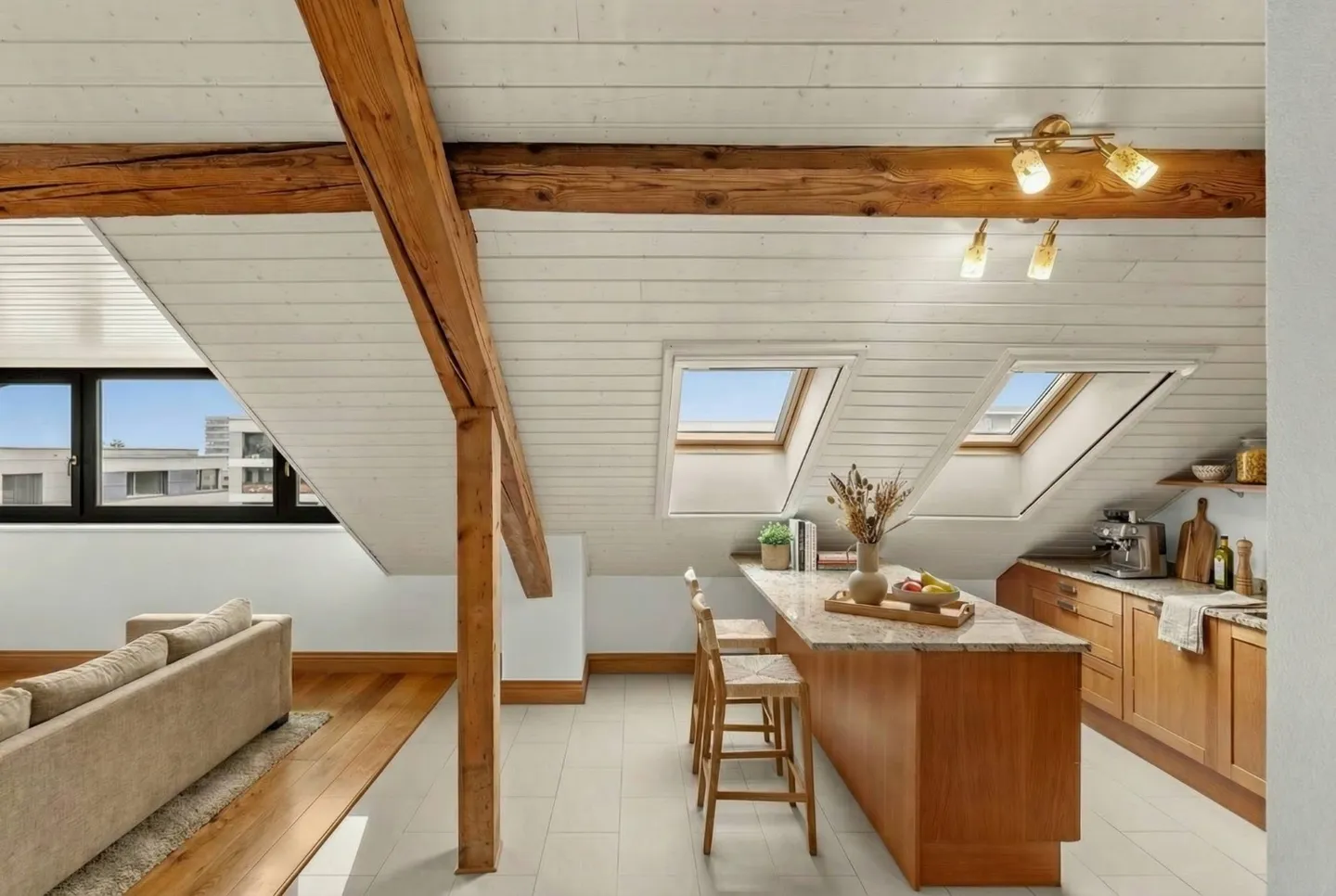 Appartamento di carattere sotto i tetti centro Meyrin - Foto 4 di 13