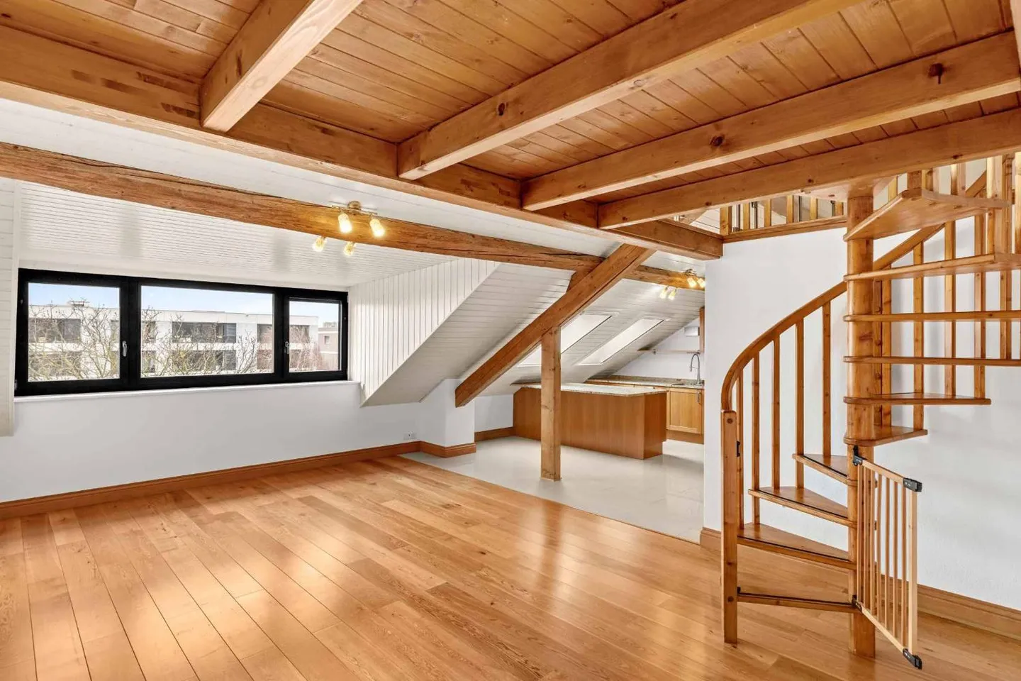 Appartamento di carattere sotto i tetti centro Meyrin - Foto 7 di 13