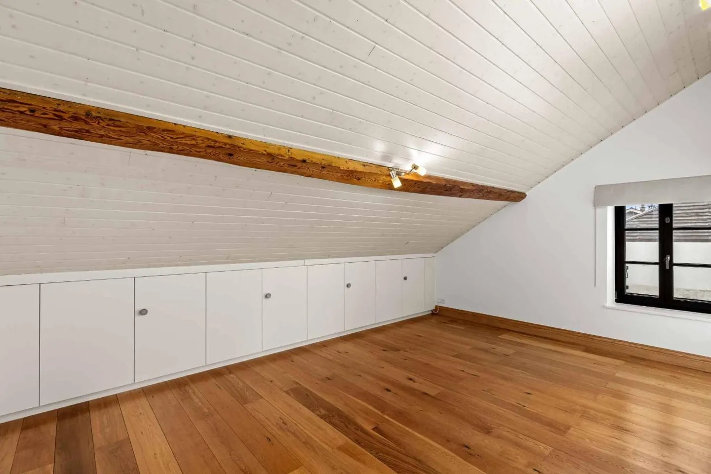 Appartamento di carattere sotto i tetti centro Meyrin - Foto 13 di 13