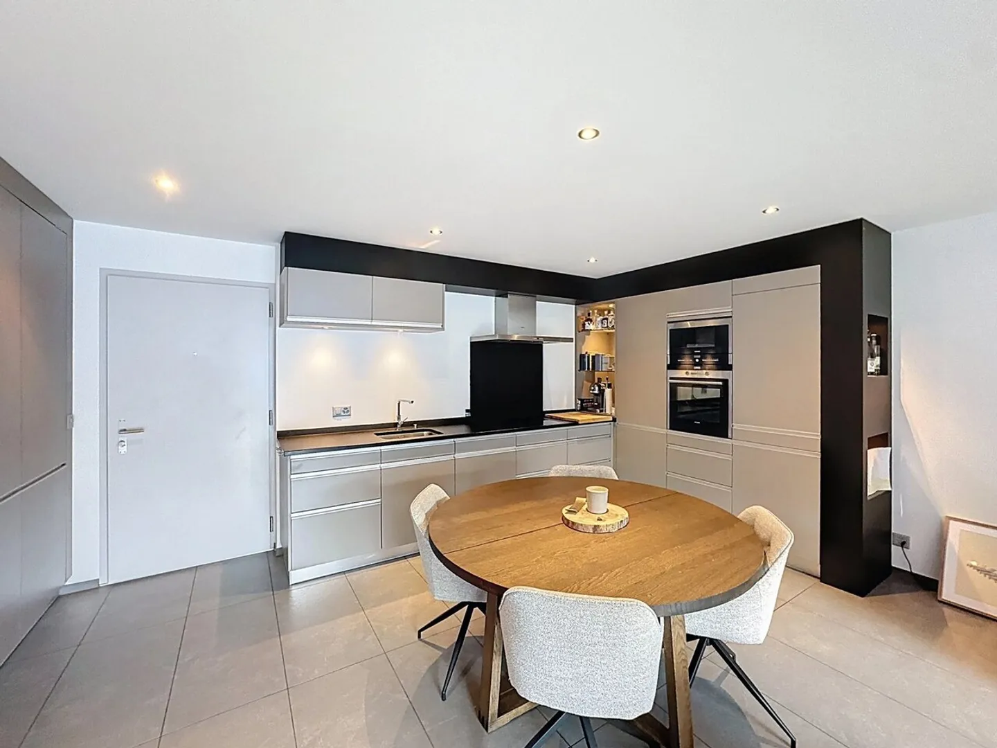 Magnifique appartement de 3,5 pièces avec balcon - Photo 1 sur 8