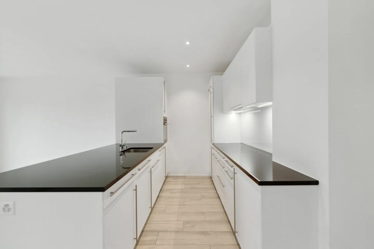 Living in the town of Laufen! Modern 4.5-room apartment in a quiet location - Photo 4 of 16