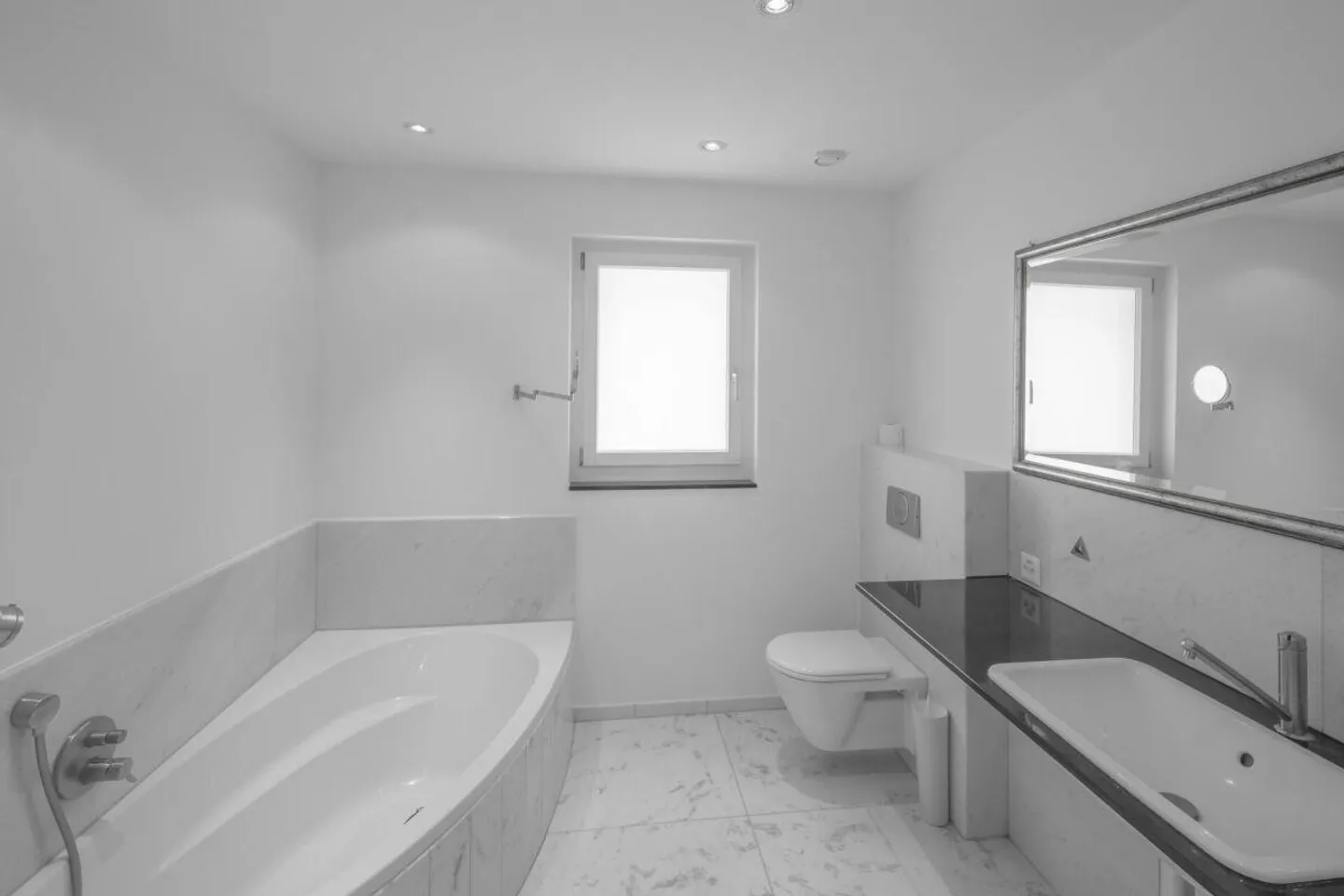 "Jewel on the Rhine" - 4½ room apartment in a dream location - Photo 11 of 19