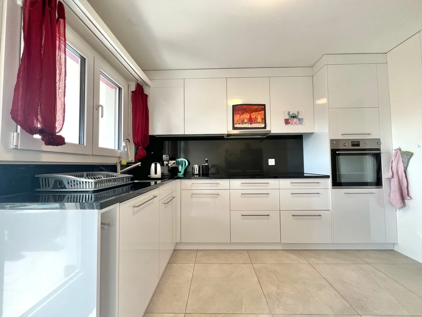 Charming renovated 4.5-room apartment just minutes from Payerne - Photo 3 of 10