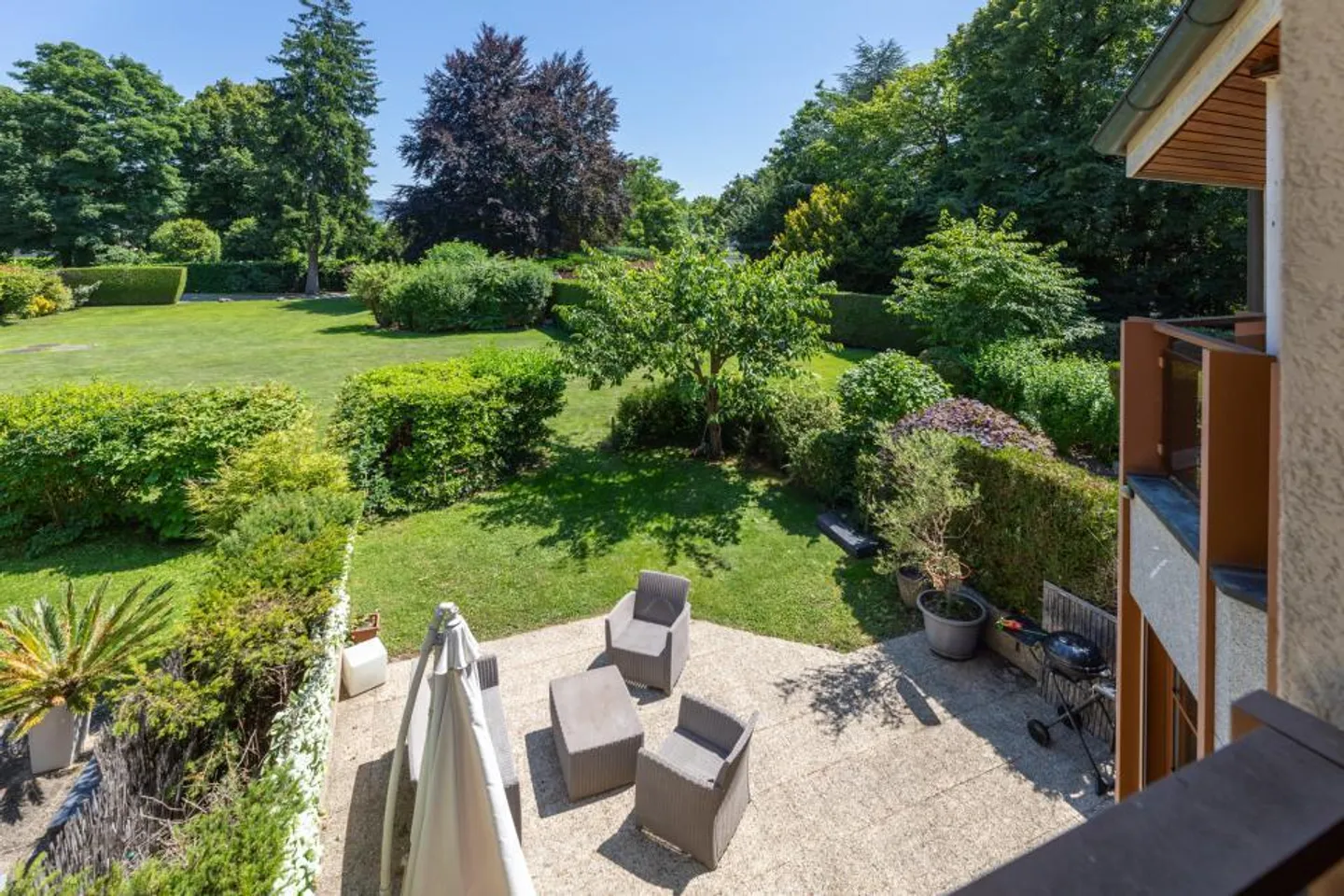 Da afferrare: Bella villa adiacente in un parco vicino ai servizi. - Foto 4 di 12