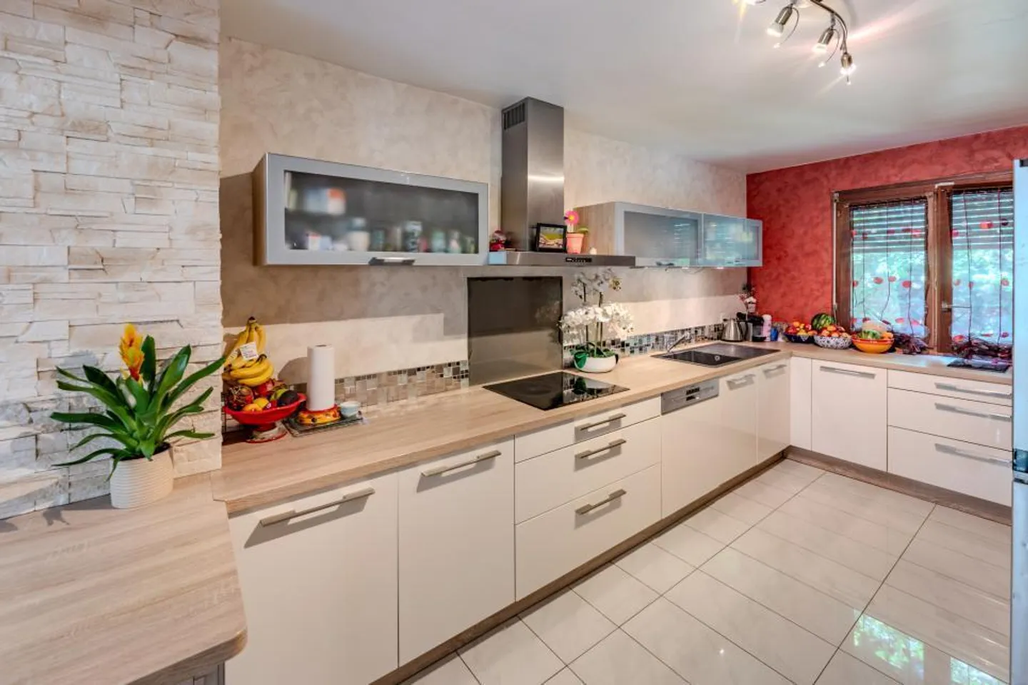 Da afferrare: Bella villa adiacente in un parco vicino ai servizi. - Foto 6 di 12