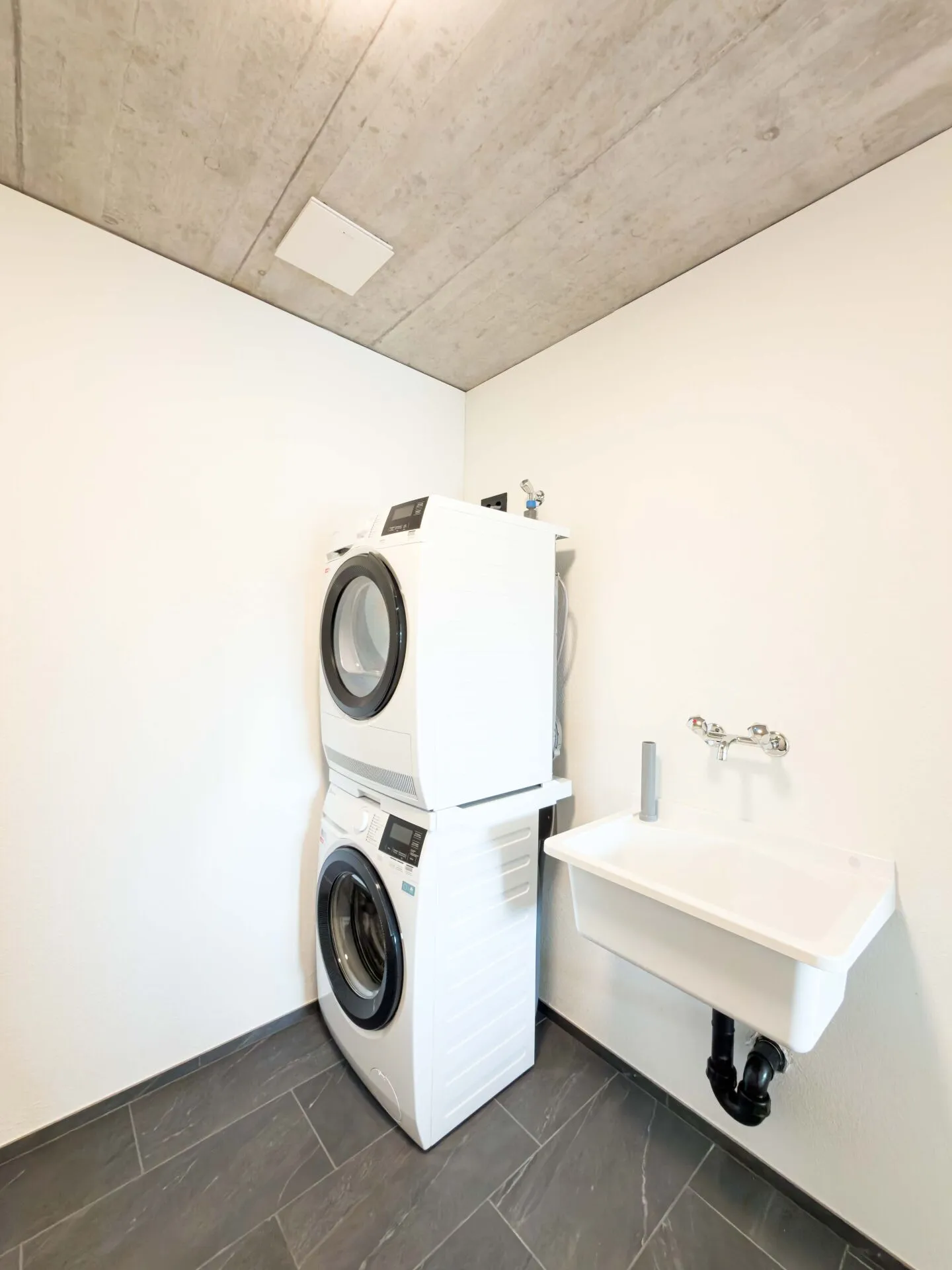 FIRST USE - UNIQUE GARDEN APARTMENT - Photo 9 of 10