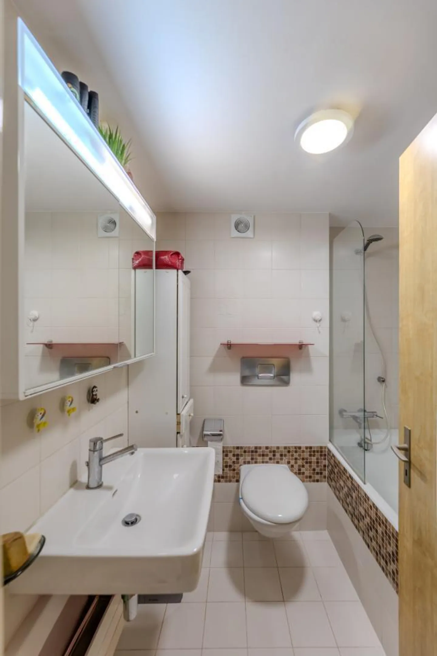 Da afferrare: Bella villa adiacente in un parco vicino ai servizi. - Foto 9 di 12