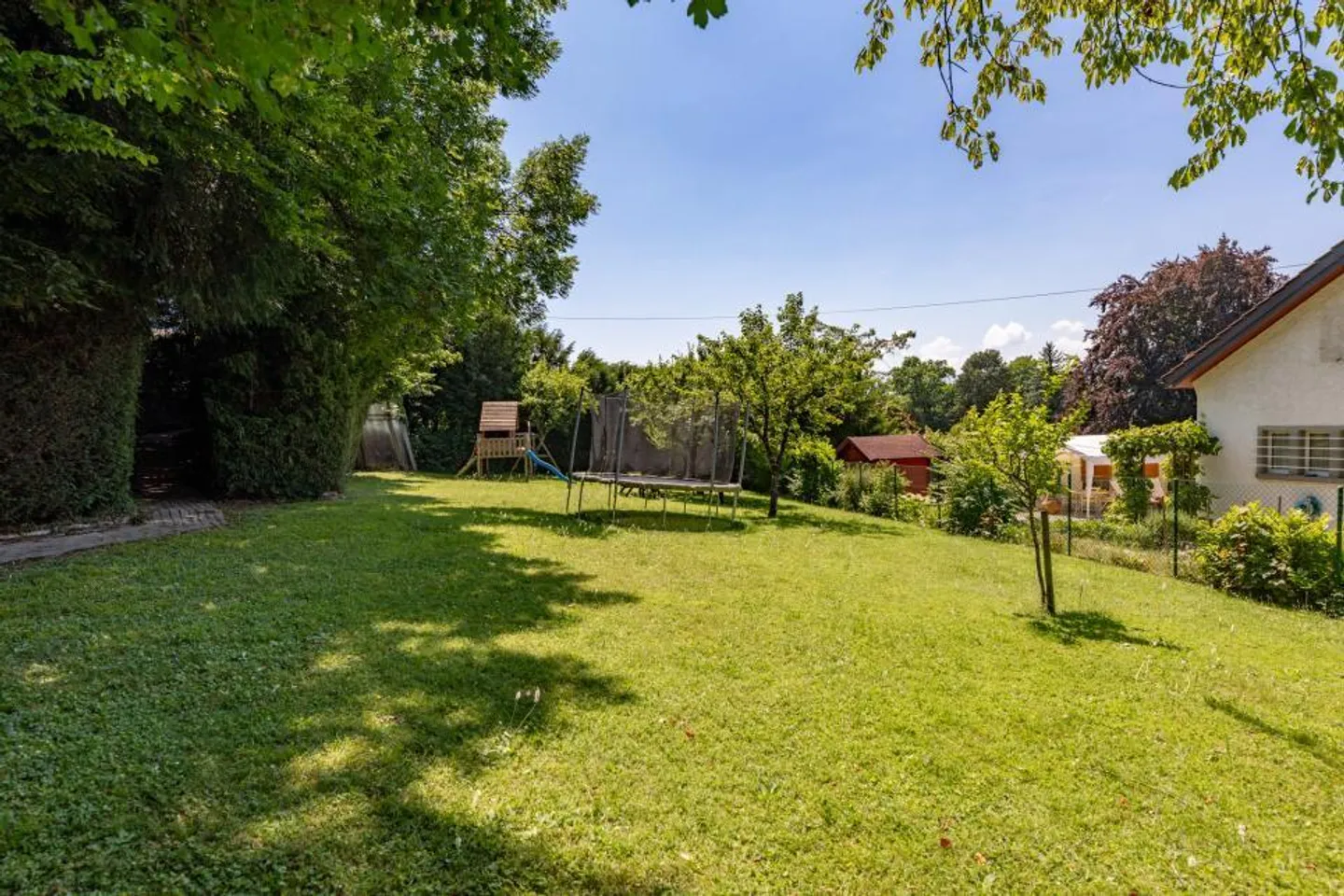 Da afferrare: Bella villa adiacente in un parco vicino ai servizi. - Foto 12 di 12